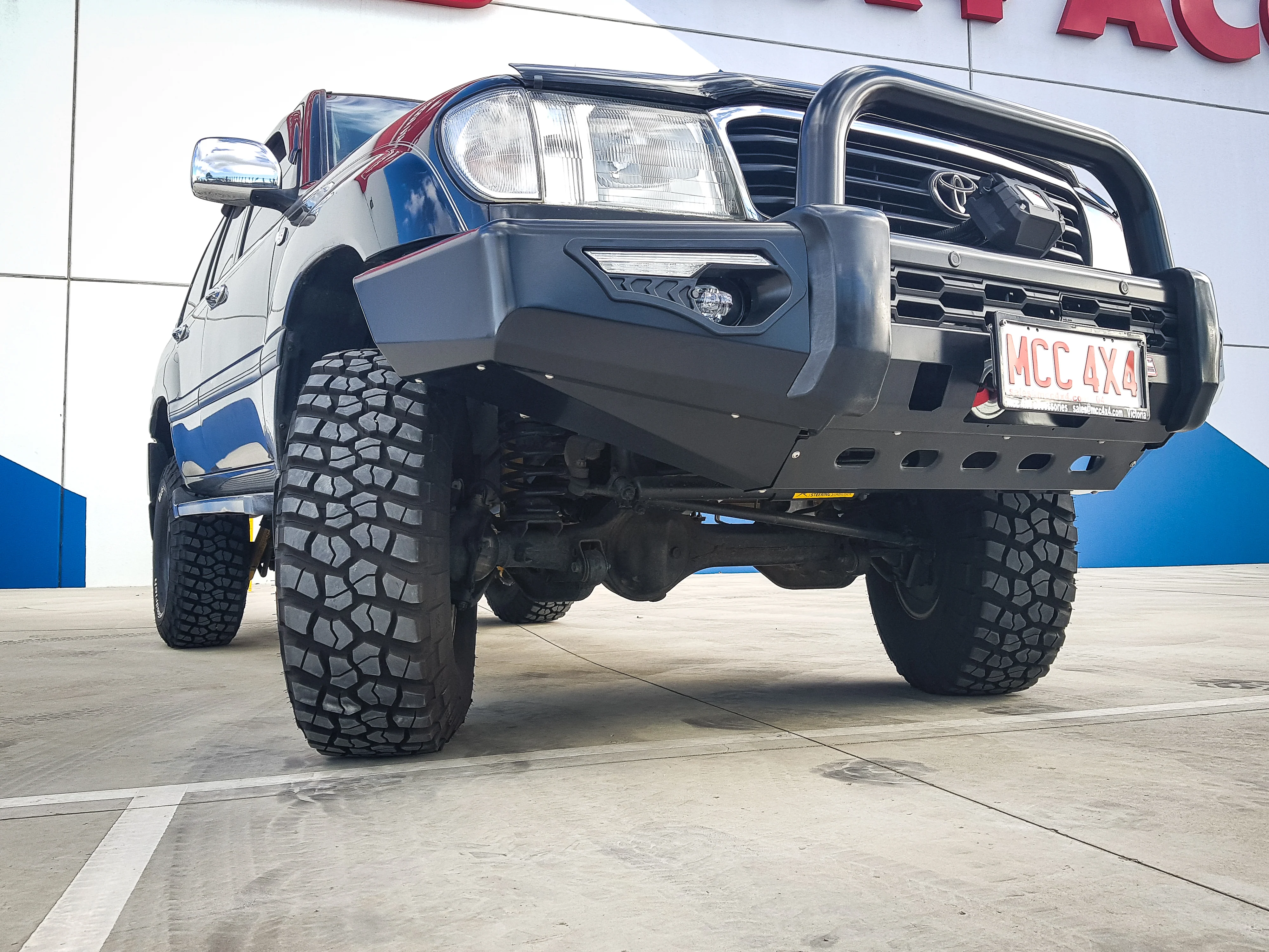 Land Cruiser 100 series 1998-2007 808-01 Phoenix Bull Bar Single Stainless Loop Package - SKU MCC-01007-801SSL - Image 3