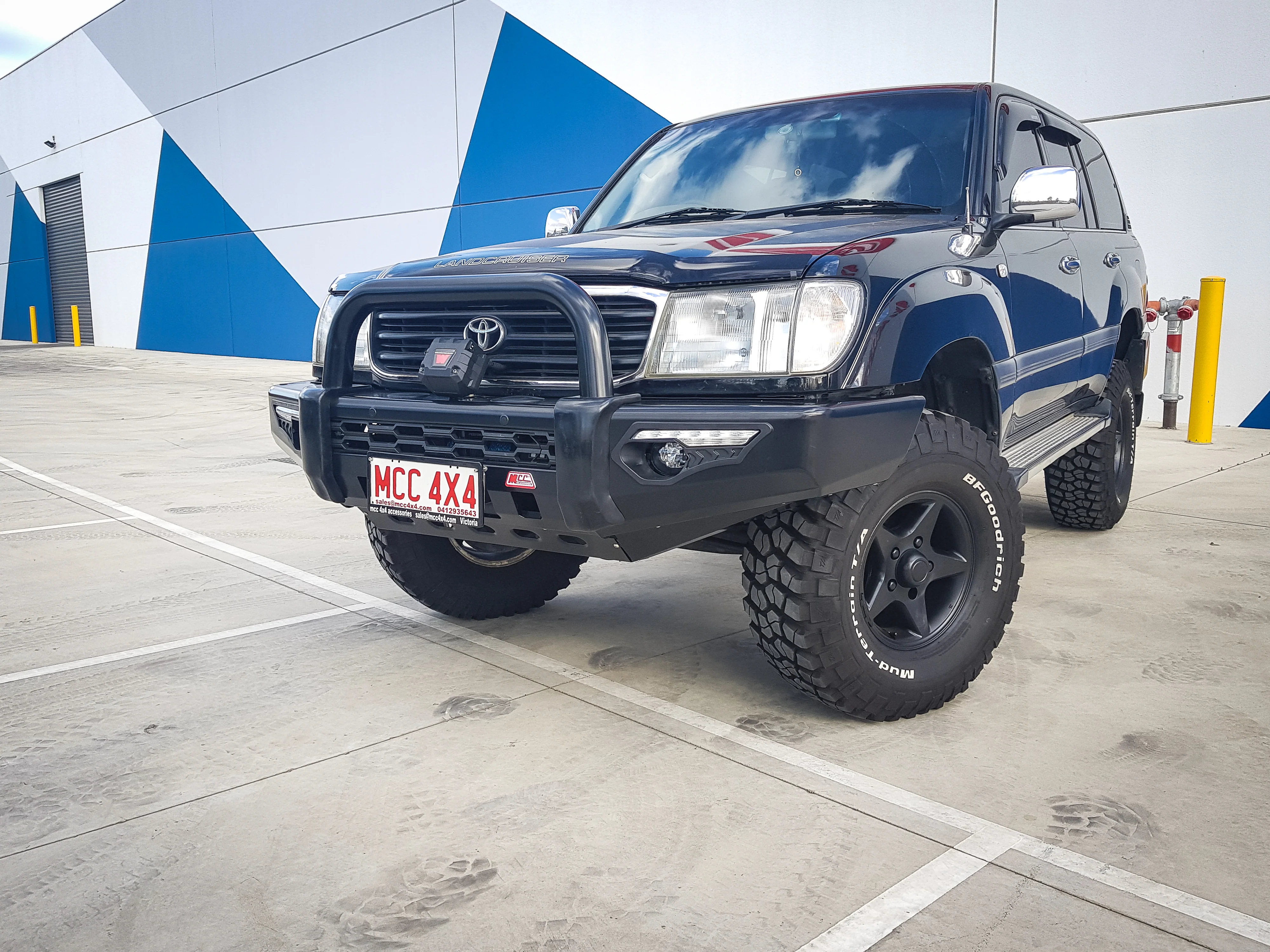 Land Cruiser 100 series 1998-2007 808-01 Phoenix Bull Bar Single Stainless Loop Package - SKU MCC-01007-801SSL - Image 5
