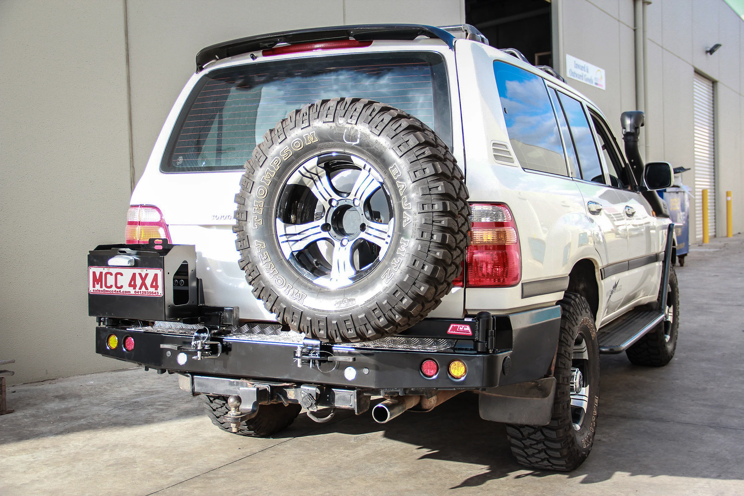 Land Cruiser 100/105 series 1998-2007 022-02 Rear Wheel Carrier Dual Wheels Carrier Package - SKU MCC-01007-202PK1 - Image 2