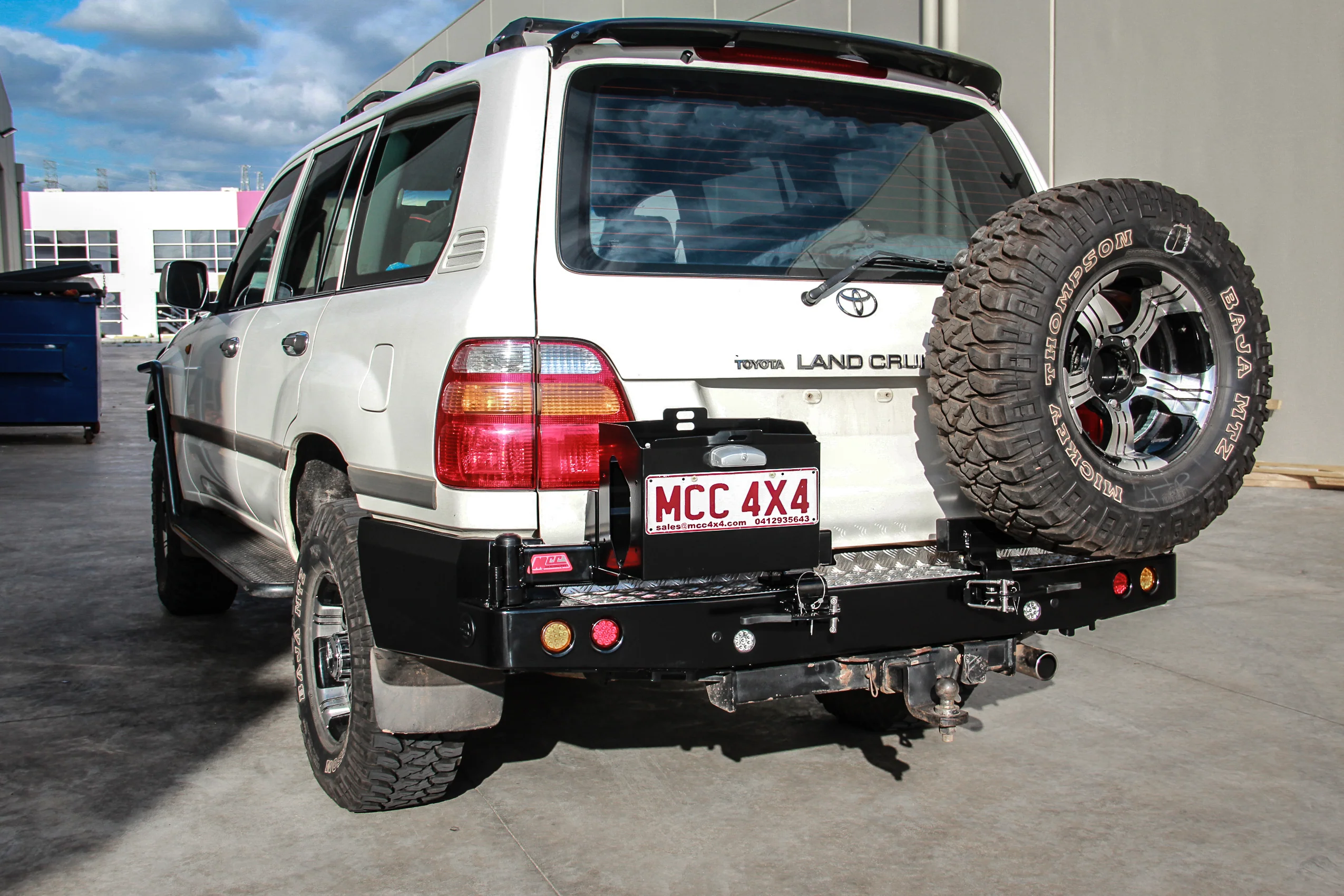 Land Cruiser 100/105 series 1998-2007 022-02 Rear Wheel Carrier Dual Wheels Carrier Package - SKU MCC-01007-202PK1 - Image 3