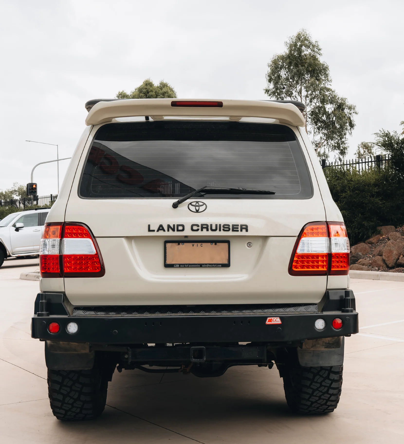 Land Cruiser 100/105 series 1998-2007 022-02 Rear Wheel Carrier Bar Only Package - SKU MCC-01007-202 - Image 3