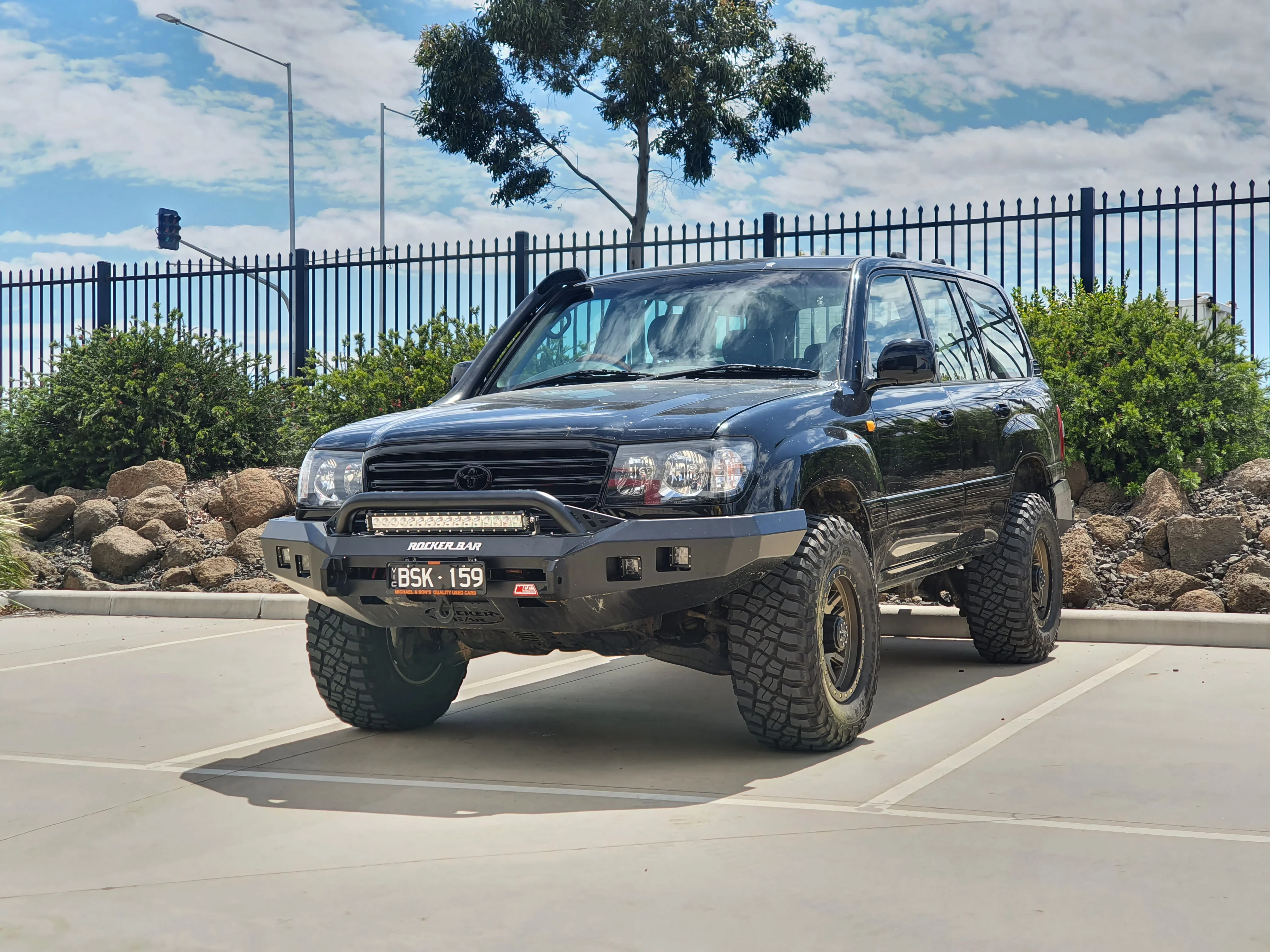 Land Cruiser 105 series 1998-2007 078-01SQL Rocker Bull Bar Single Low Loop Package - SKU MCC-01014-7801SQL - Image 5