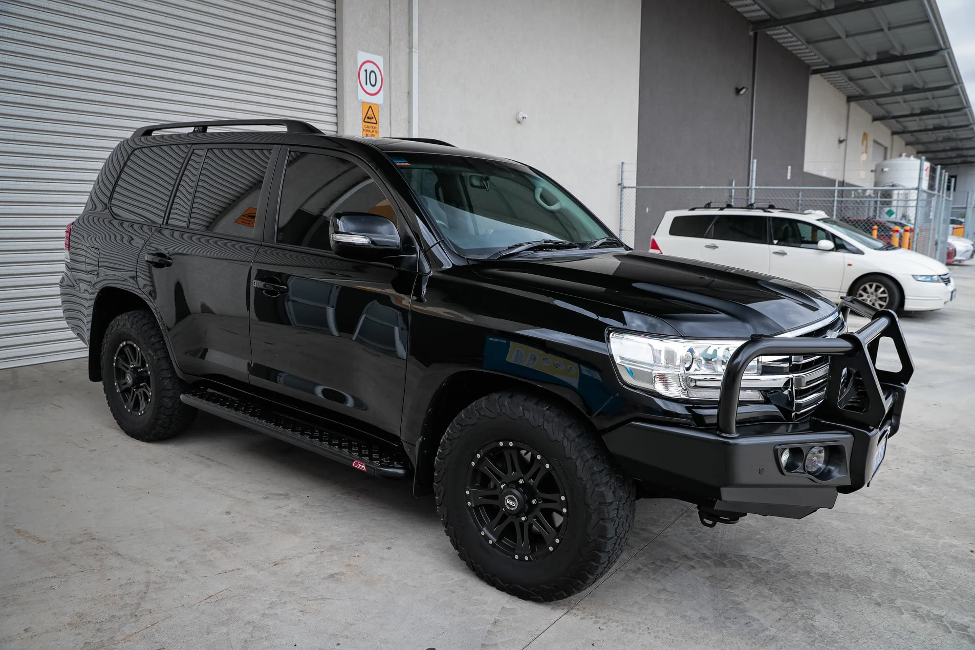 Land Cruiser 200 series Facelift 2015-2020 707-02 Falcon Bull Bar Black A-Frame Package (LED Foglight) - SKU MCC-01019-702FOGUP - Image 2