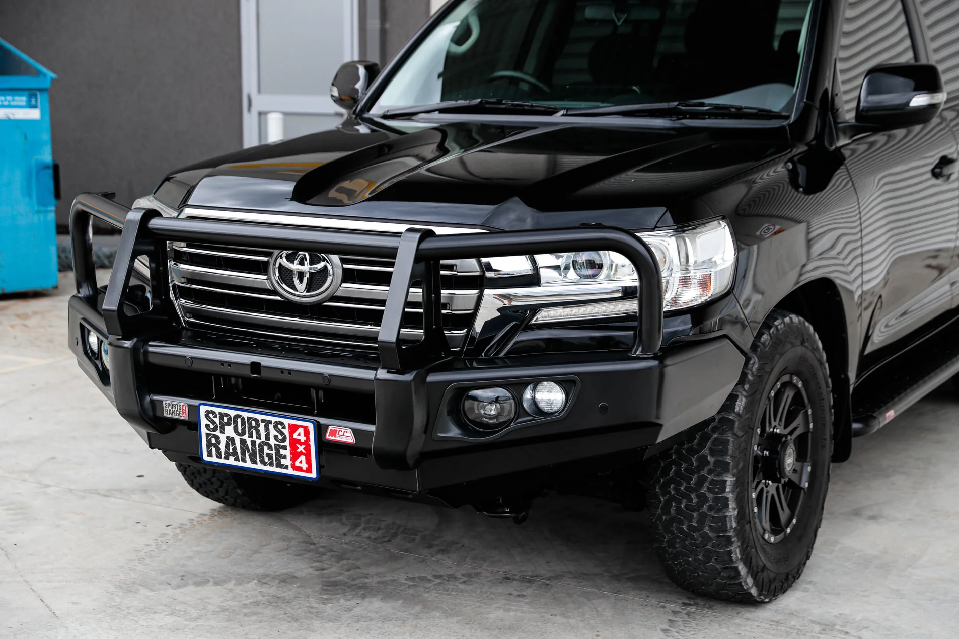 Land Cruiser 200 series Facelift 2015-2020 707-02 Falcon Bull Bar Black A-Frame Package (No Foglight) - SKU MCC-01019-702UP - Image 4