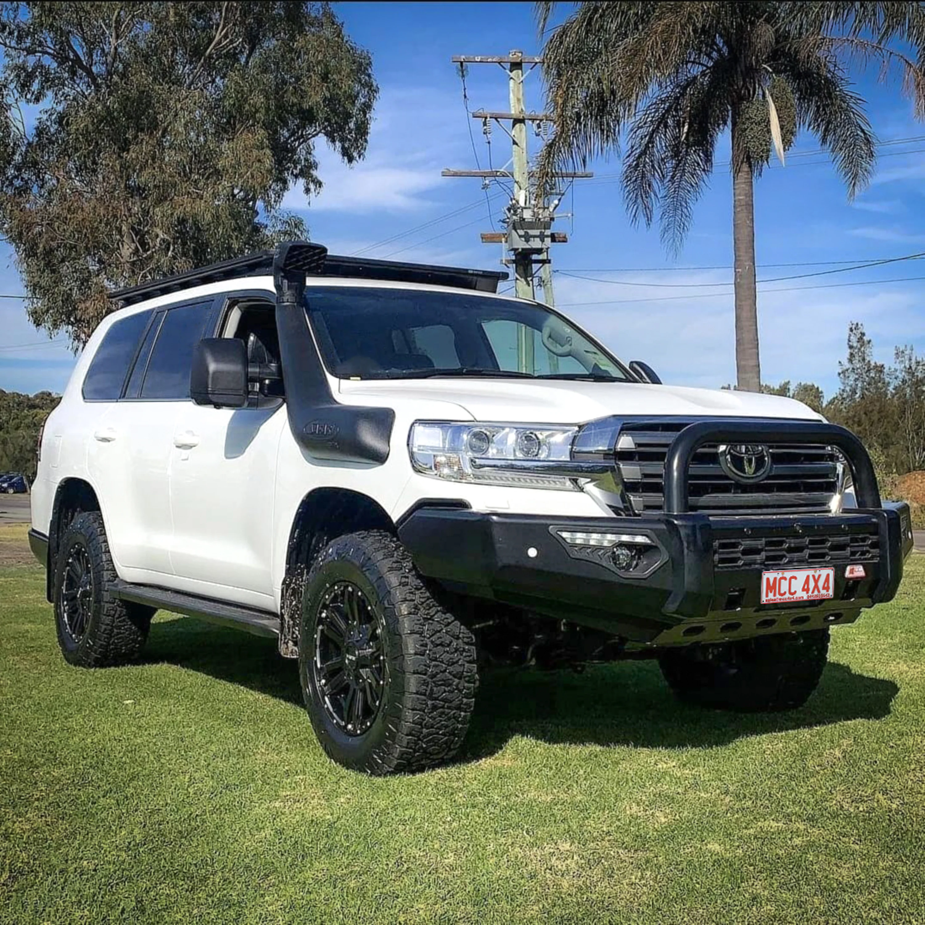 Land Cruiser 200 series Facelift 2015-2020 808-01 Phoenix Bull Bar Single Black Loop Package - SKU MCC-01019-801SBL - Image 7