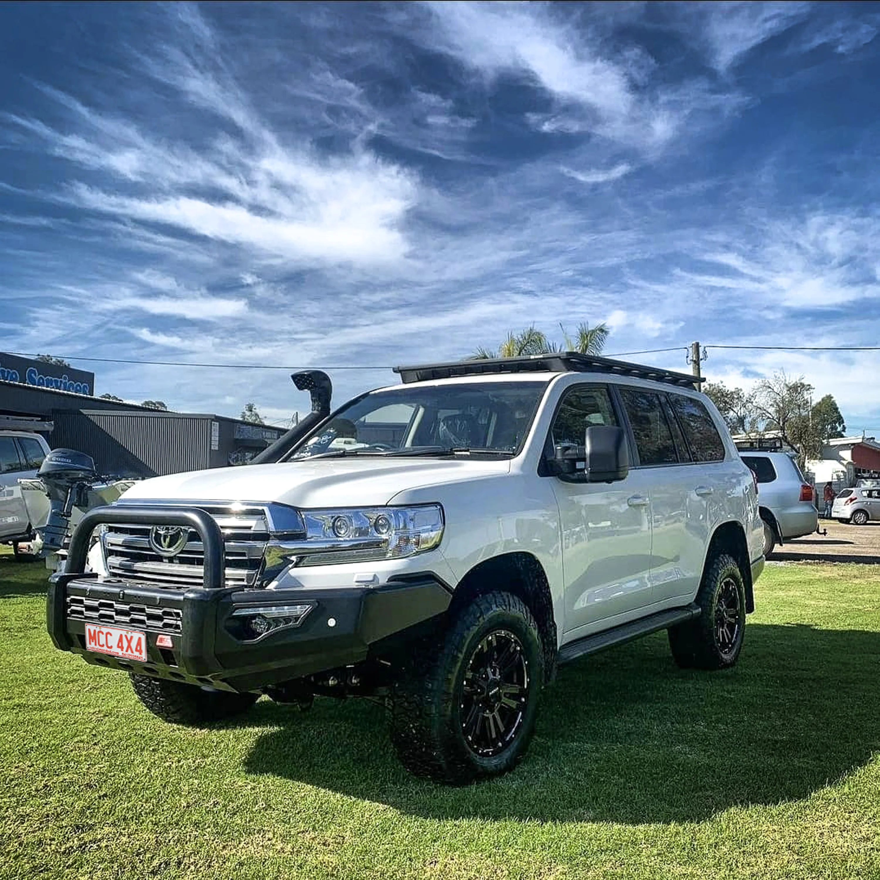Land Cruiser 200 series Facelift 2015-2020 808-01 Phoenix Bull Bar Single Stainless Loop Package - SKU MCC-01019-801SSL - Image 3