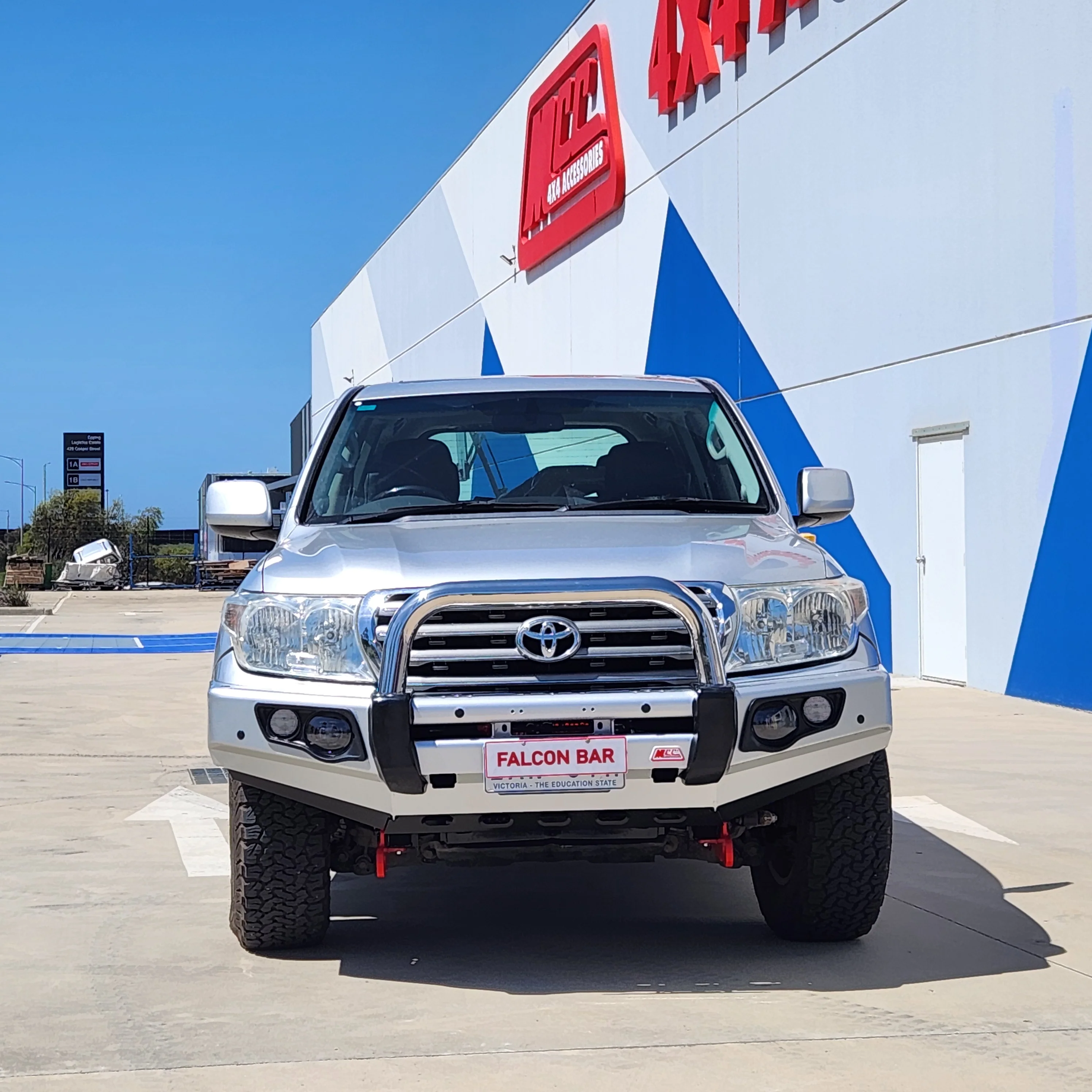 Land Cruiser 200 series prefacelift 2007-2015 707-01 Falcon Bull Bar Single Stainless Loop Package (LED Foglight) - SKU MCC-01008-701SSLFOG - Image 3