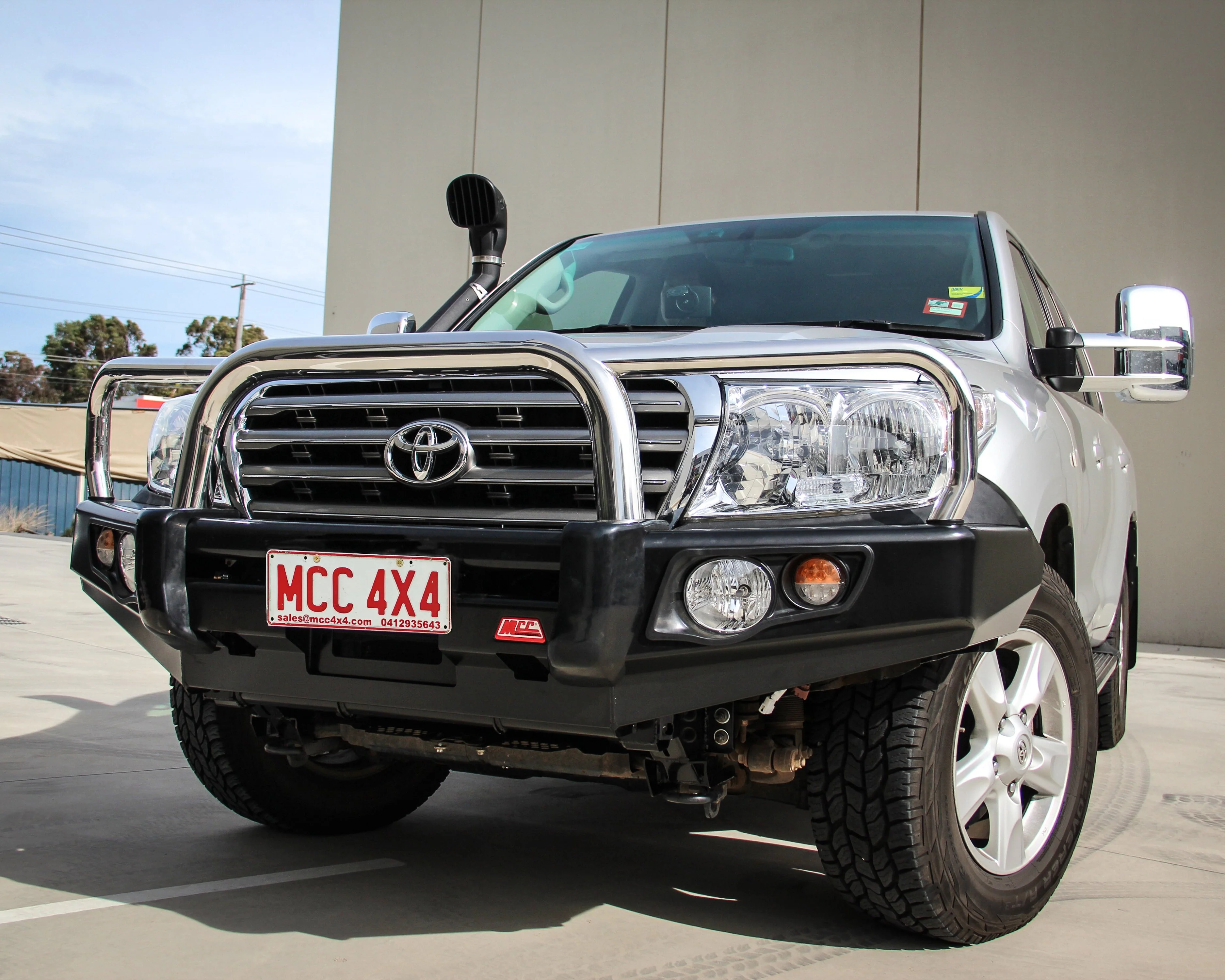 Land Cruiser 200 series prefacelift 2007-2015 707-01 Falcon Bull Bar Triple Stainless Loops Package (No Foglight) - SKU MCC-01008-701UP - Image 4