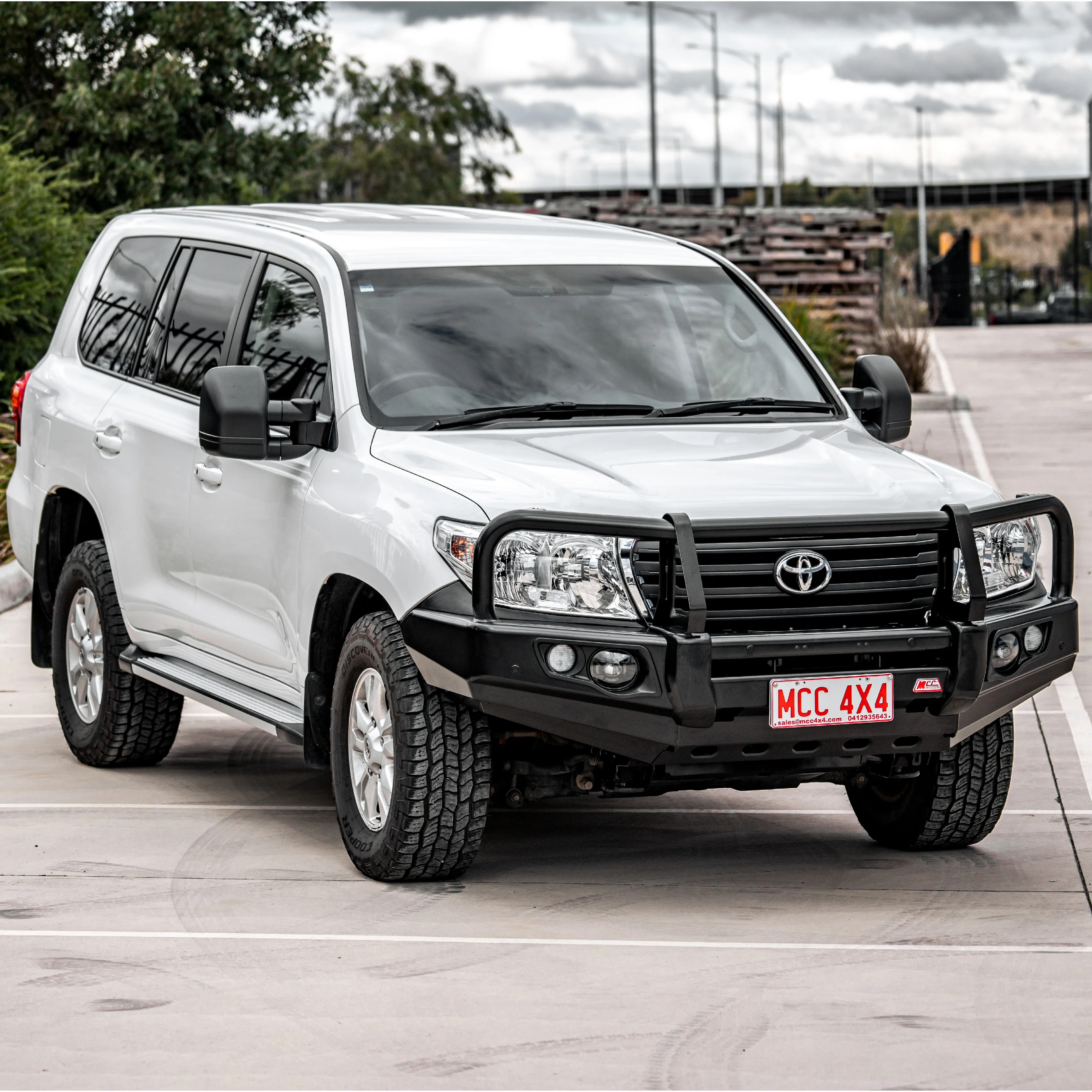 Land Cruiser 200 series prefacelift 2007-2015 707-02 Falcon Bull Bar Black A-Frame Package (LED Foglight) - SKU MCC-01008-702FOGUP - Image 5