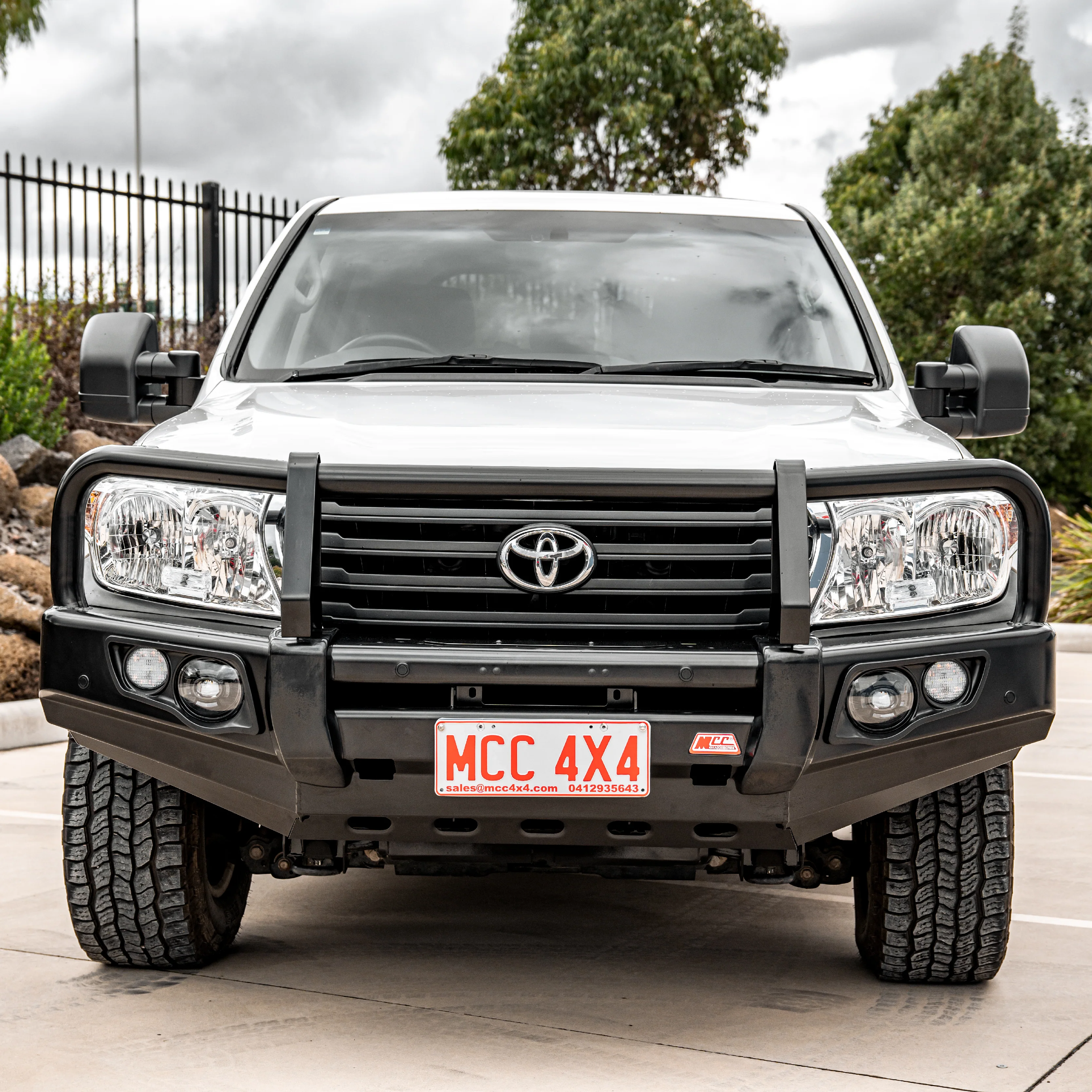 Land Cruiser 200 series prefacelift 2007-2015 707-02 Falcon Bull Bar Black A-Frame Package (LED Foglight) - SKU MCC-01008-702FOGUP - Image 6