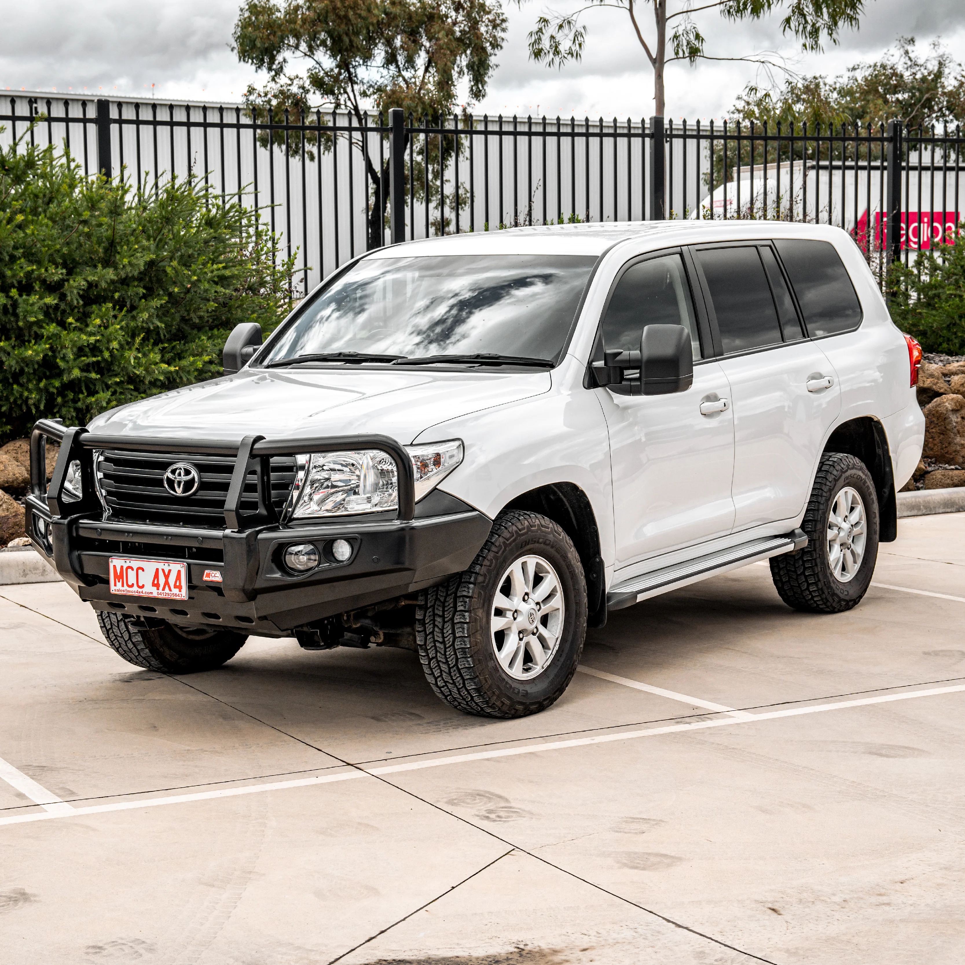 Land Cruiser 200 series prefacelift 2007-2015 707-02 Falcon Bull Bar Black A-Frame Package (LED Foglight) - SKU MCC-01008-702FOGUP - Image 7