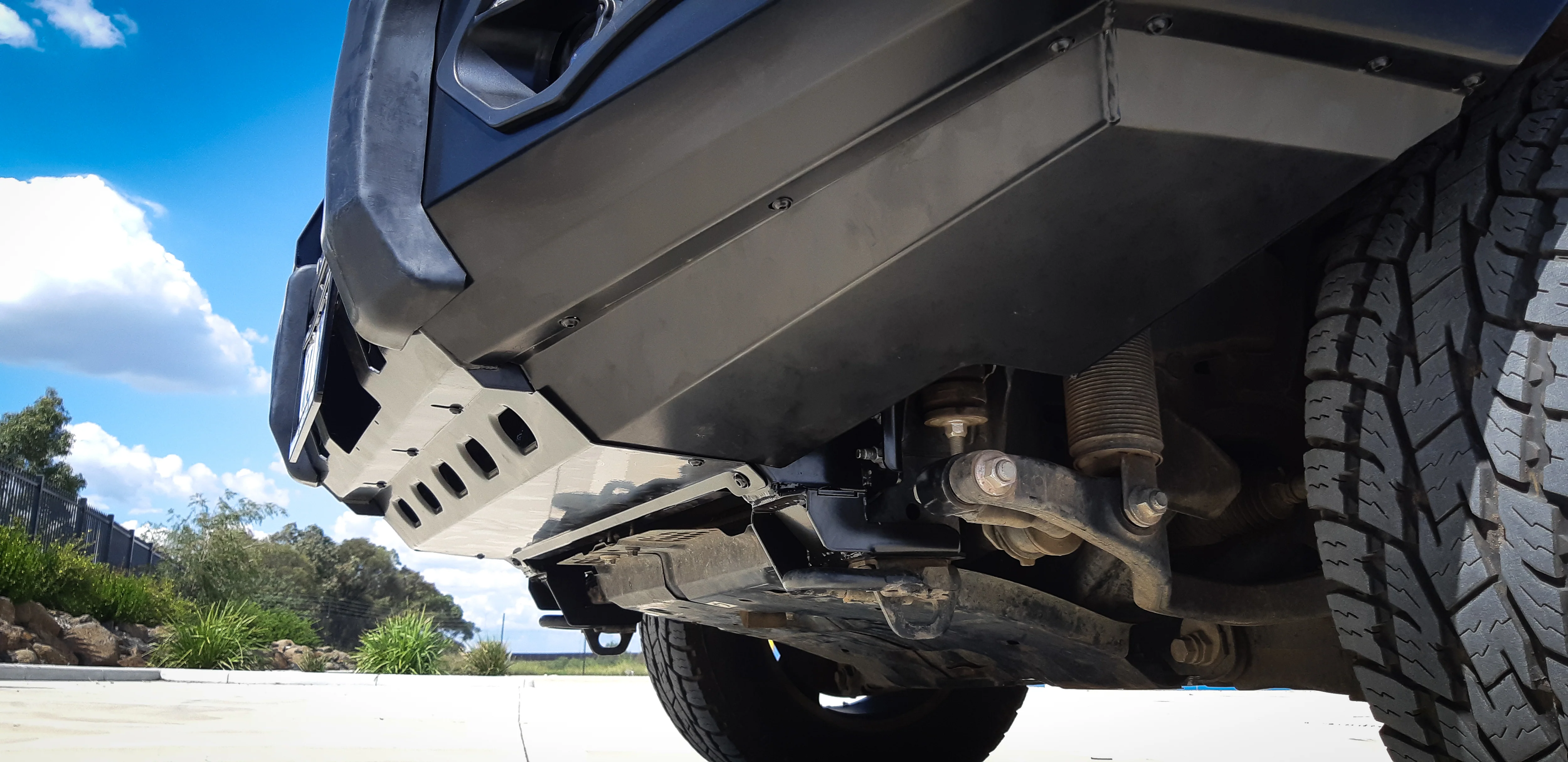 Land Cruiser 200 series prefacelift 2007-2015 808-01 Phoenix Bull Bar Single Black Loop Package - SKU MCC-01008-801SBL - Image 4