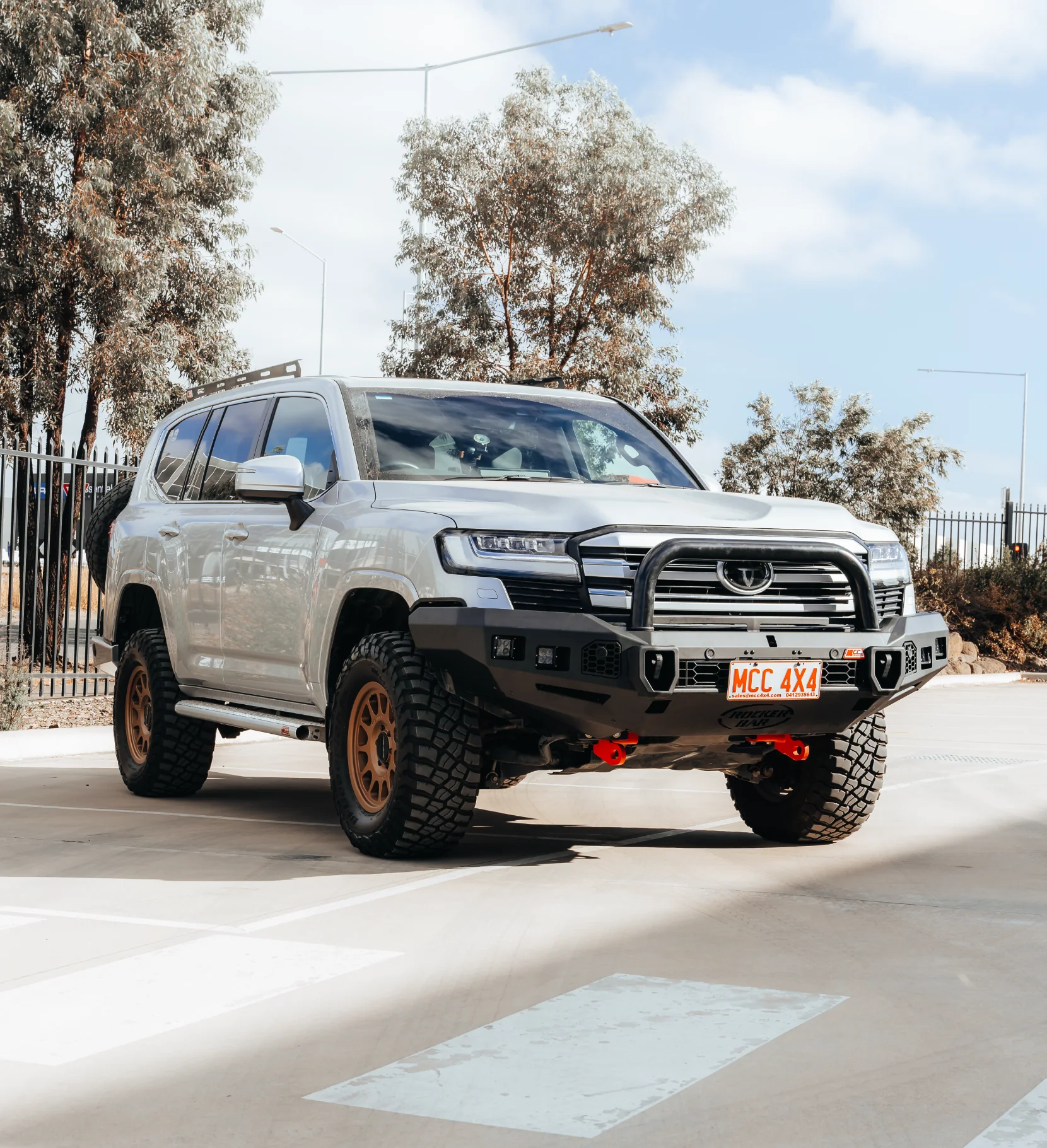 Land Cruiser 300 Series 2022-On - 078-01SQSBL Rocker Bull Bar Single Sand Black Loop Package - SKU MCC-01023-7801SQSBL - Image 2