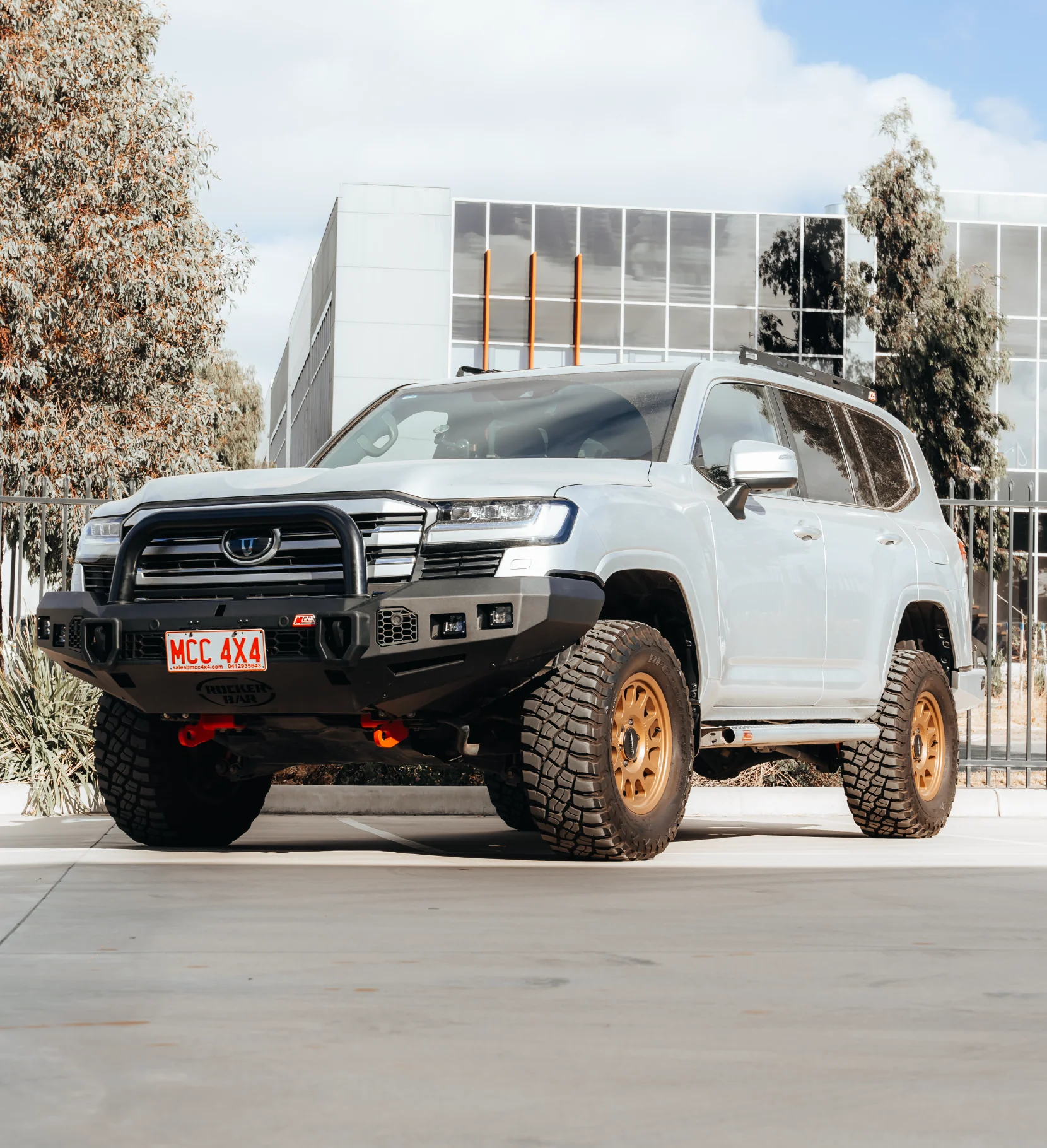 Land Cruiser 300 Series 2022-On - 078-01SQSBL Rocker Bull Bar Single Sand Black Loop Package - SKU MCC-01023-7801SQSBL - Image 5