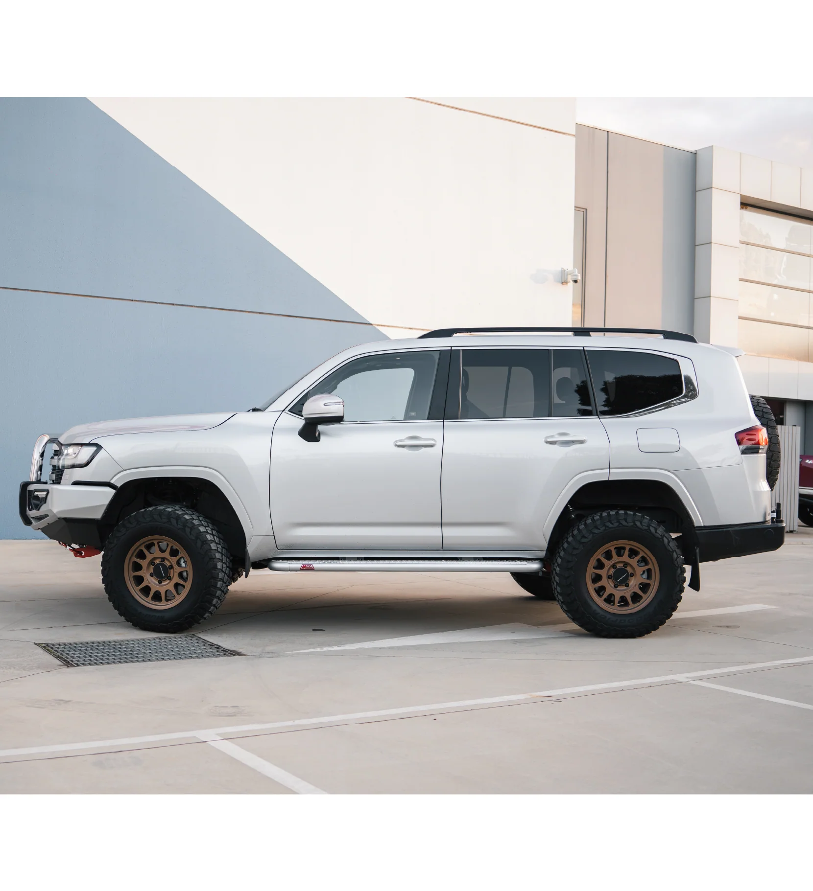 Land Cruiser 300 Series 2022-On - 309BS Side Step Package (Chrome Step Plate) - SKU MCC-01023-309BS - Image 3