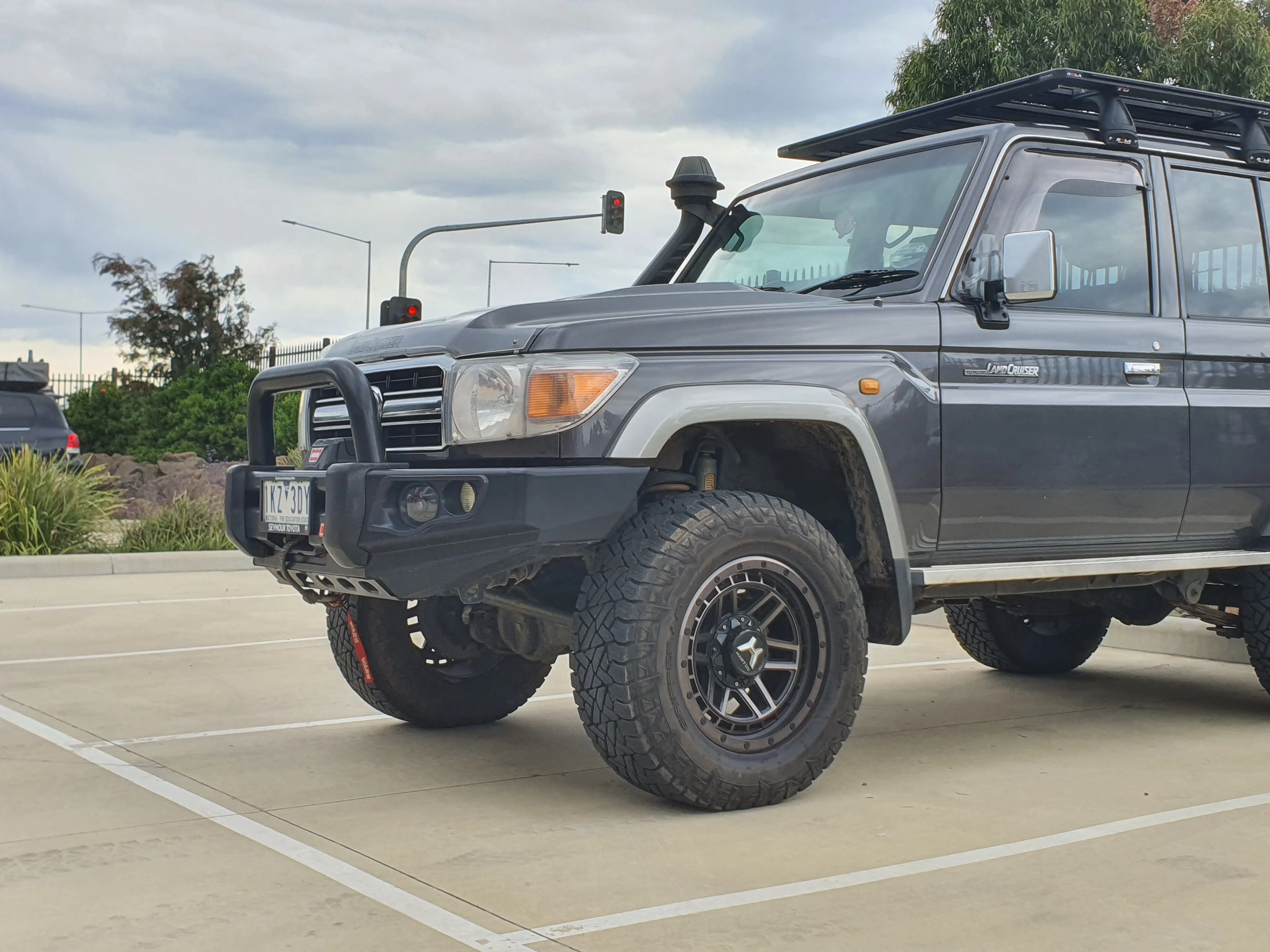 Land Cruiser 70 series 2007-Current 707-01 Falcon Bull Bar Single Stainless Loop Package (No Foglight) - SKU MCC-01005-701SSL - Image 2