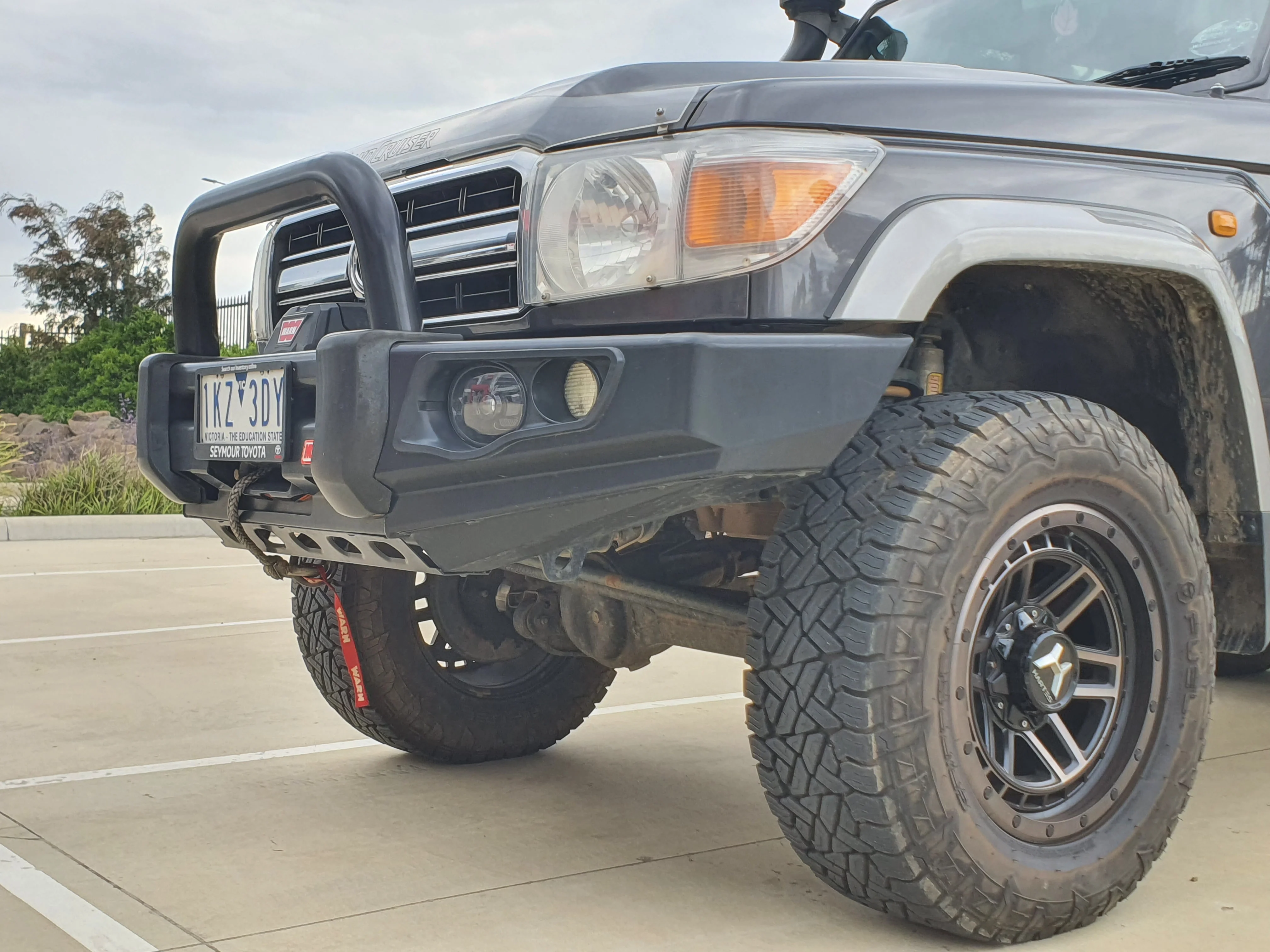 Land Cruiser 70 series 2007-Current 707-01 Falcon Bull Bar Single Stainless Loop Package (LED Foglight) - SKU MCC-01005-701SSLFOG - Image 5