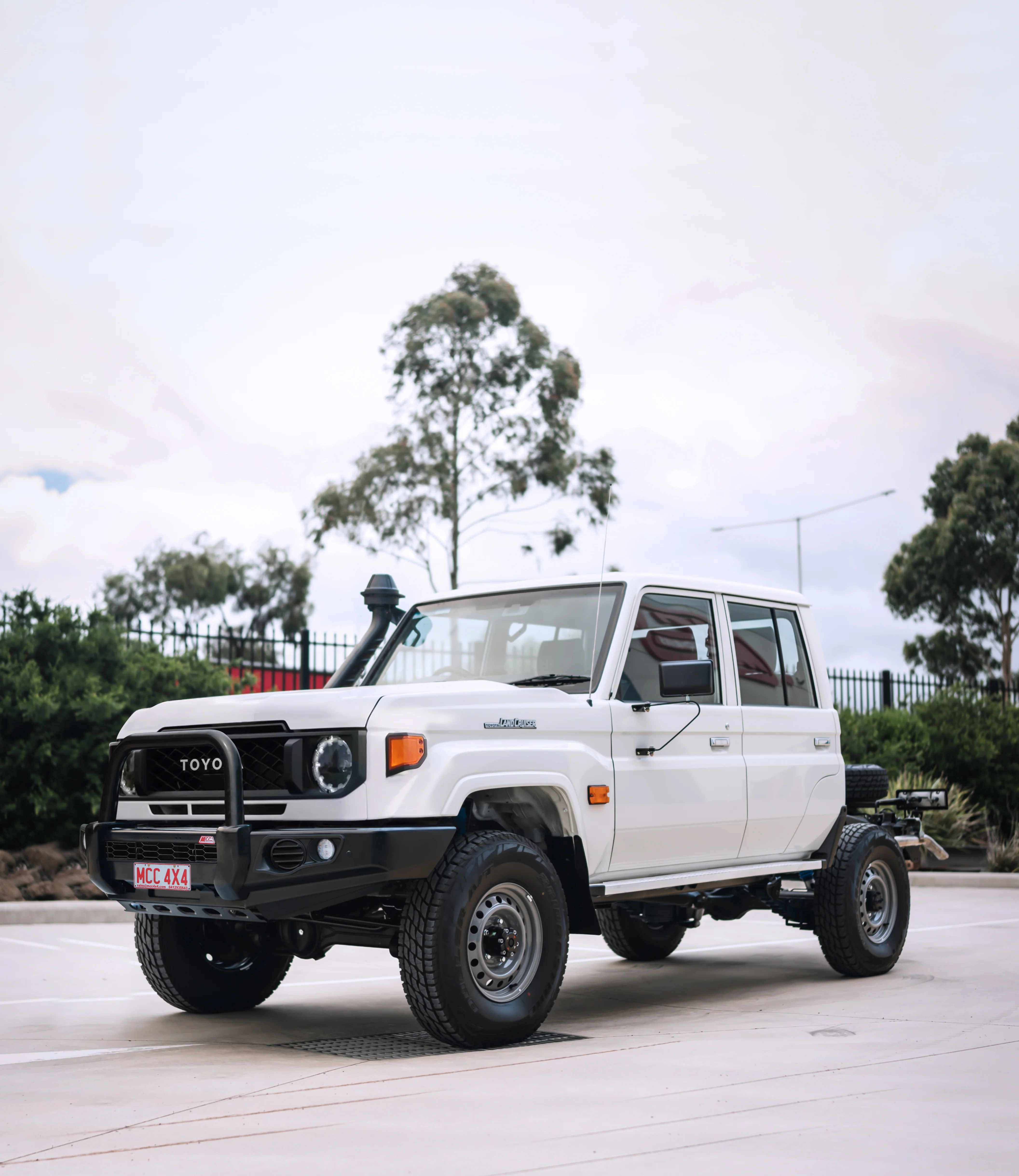 Land Cruiser 70 Series Single Cab 2024-On 707-01 Falcon Bull Bar Single Black Loop Package (No Foglight) - Image 5
