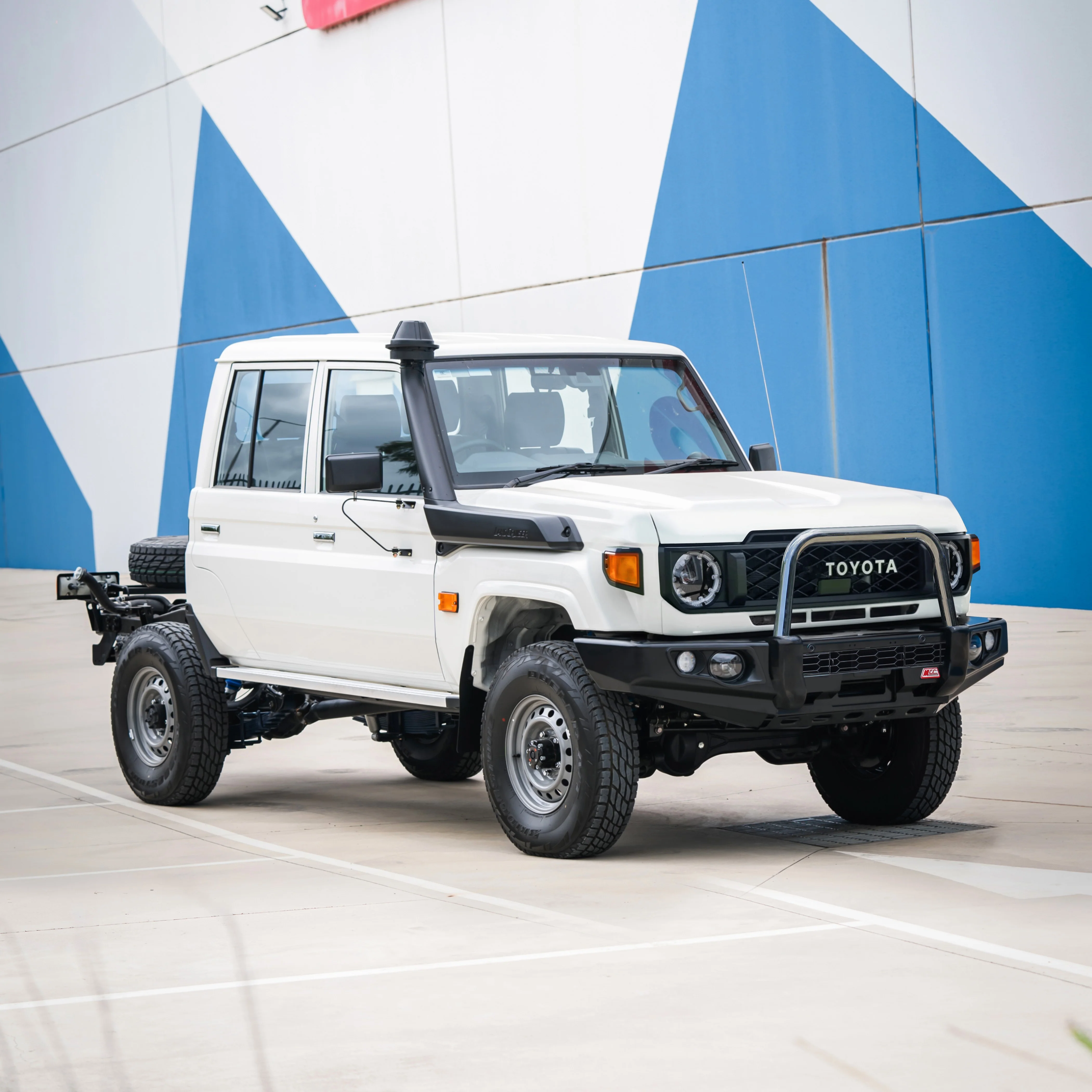 Land Cruiser 70 Series Single Cab 2024-On 707-01 Falcon Bull Bar Single Stainless Loop Package (LED Foglight) - Image 2