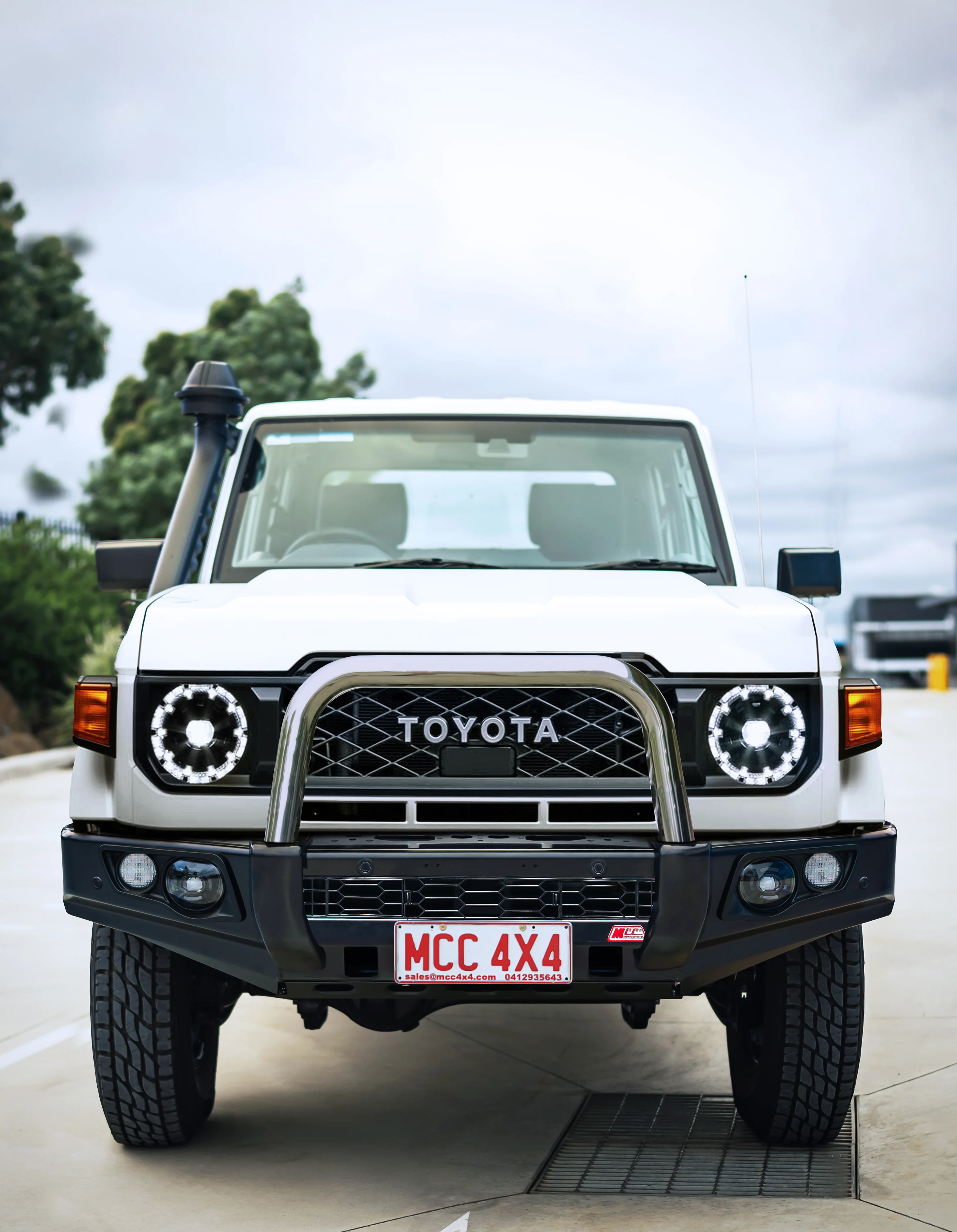 Land Cruiser 70 Series Single Cab 2024-On 707-01 Falcon Bull Bar Single Stainless Loop Package (LED Foglight) - Image 3