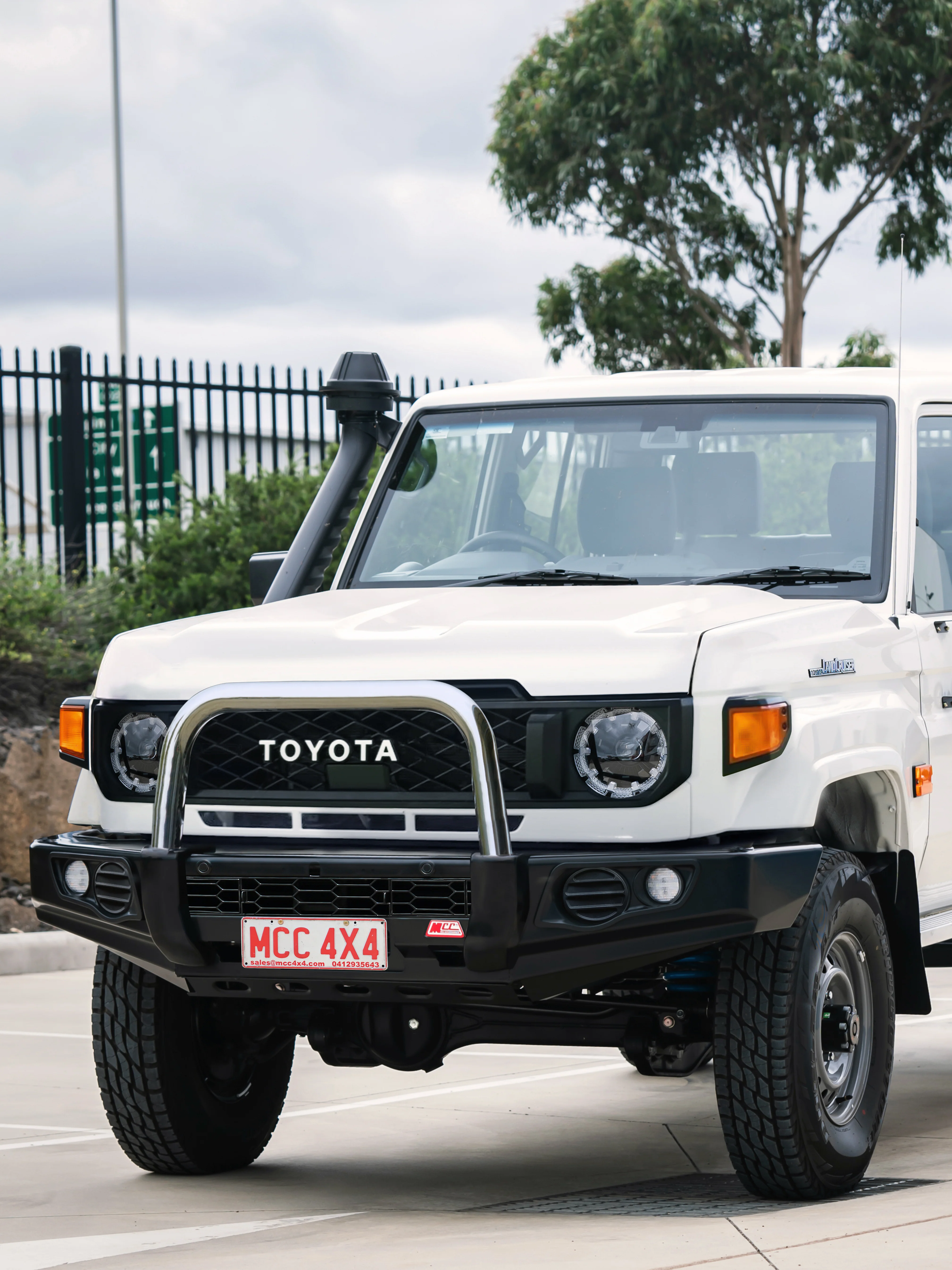 Land Cruiser 70 Series Single Cab 2024-On  707-01 Falcon Bull Bar Single Stainless Loop Package (No Foglight) - Image 5