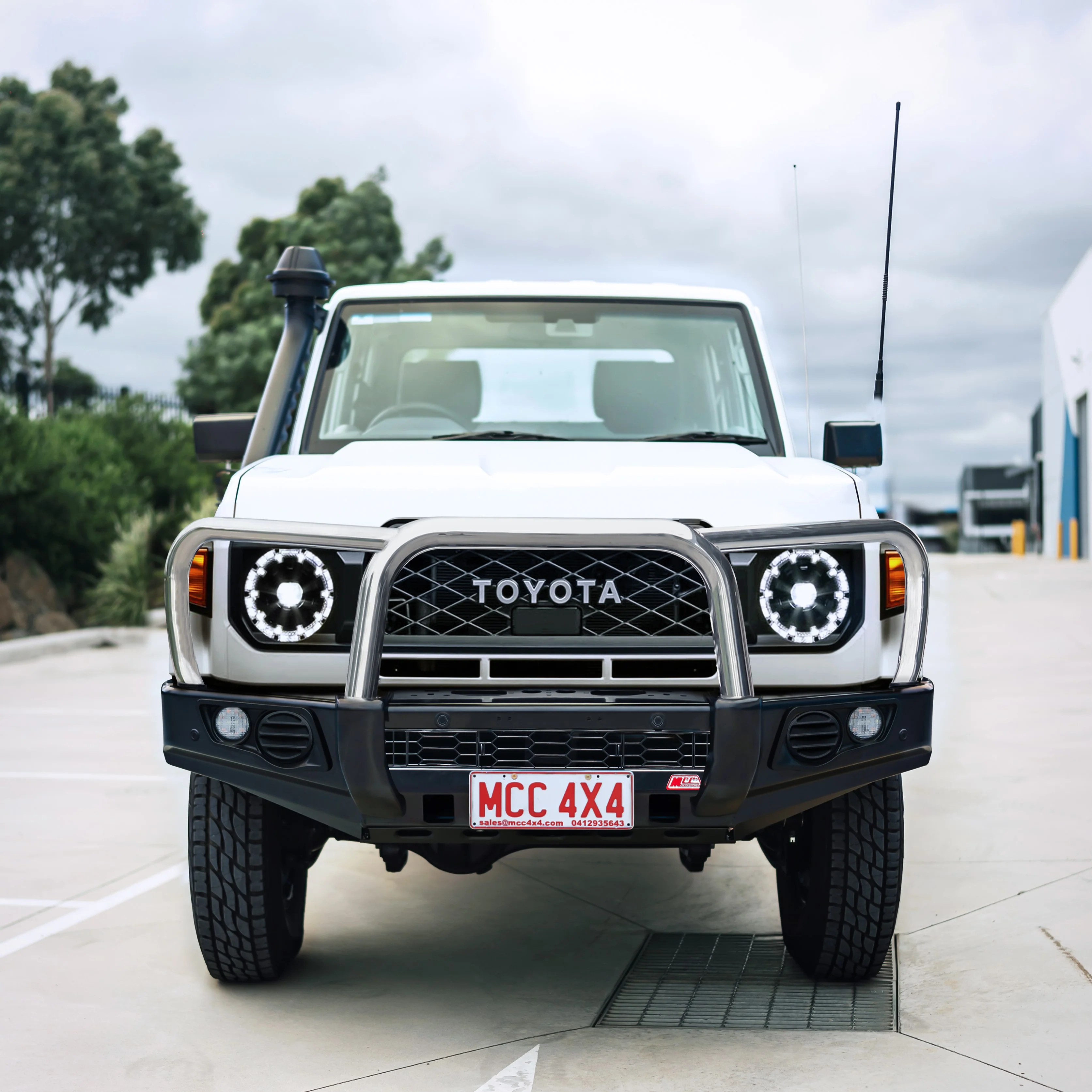 Land Cruiser 70 Series Single Cab 2024-On 79 Single Cab My17On 707-01 Falcon Bull Bar Triple Stainless Loops Package (No Foglight) - Image 3