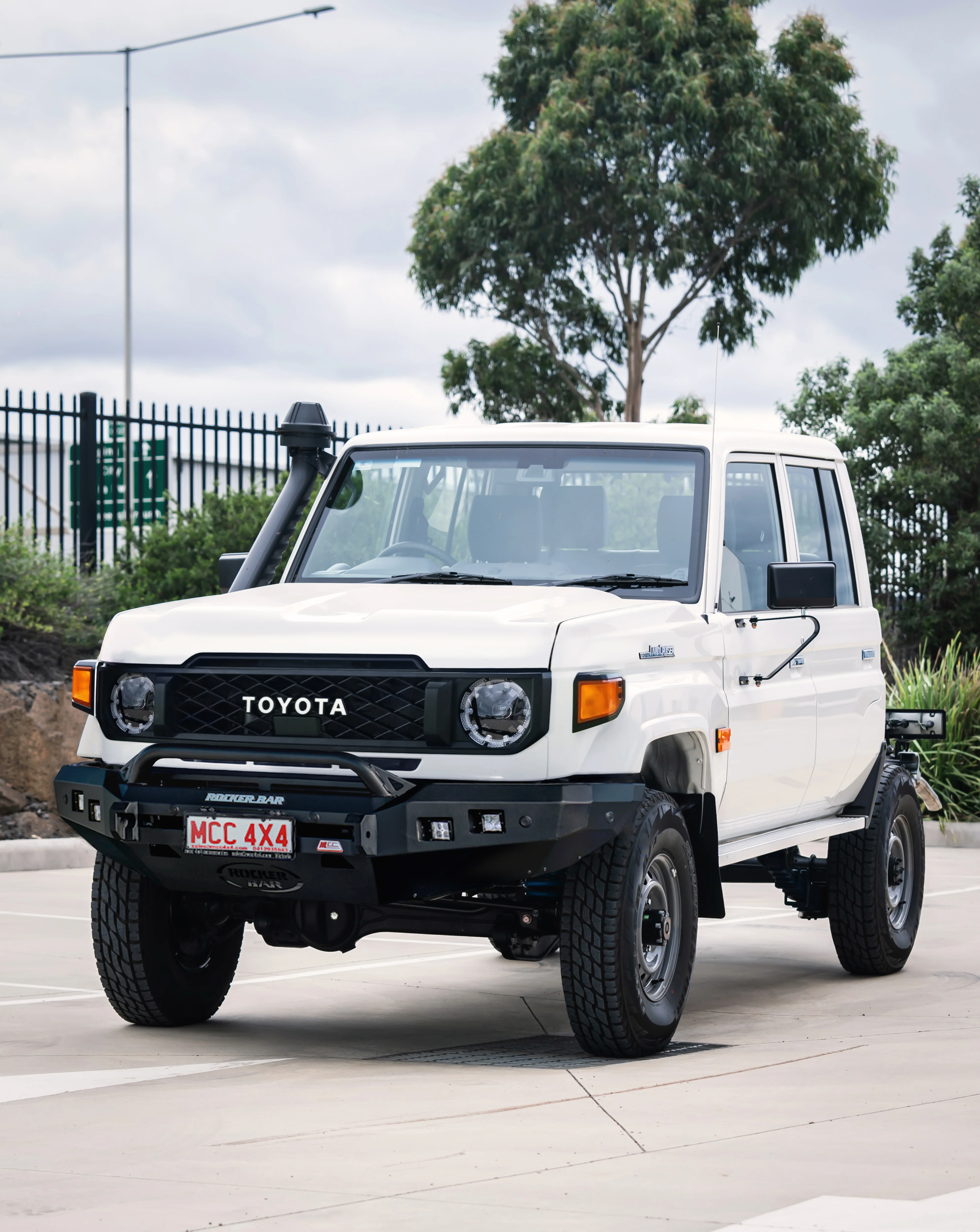 Land Cruiser 79 Series Single Cab 2024-On - 078-01SQL Rocker Bull Bar Single Low Loop Package - SKU MCC-01024-7801SQLSC - Image 4