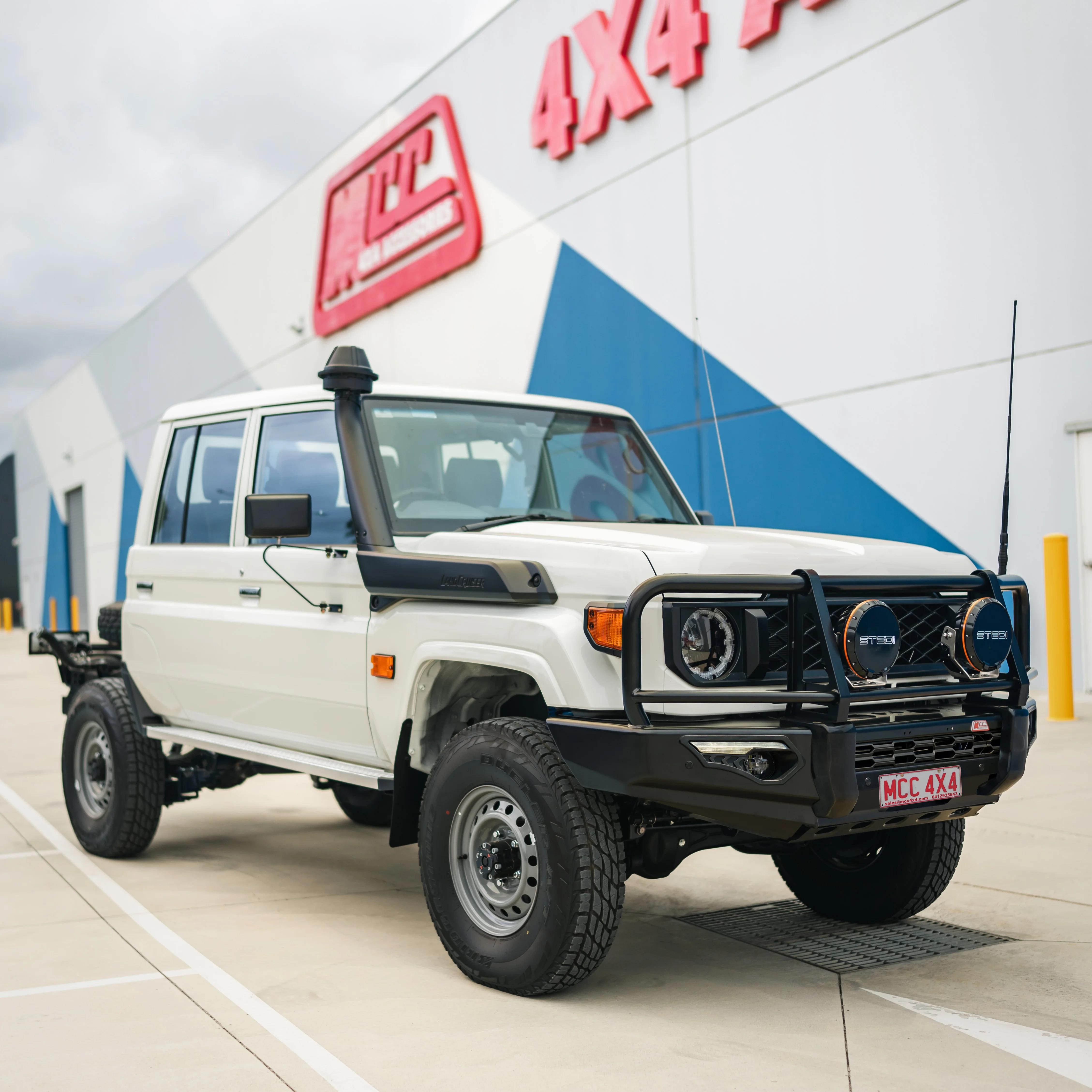 Land Cruiser 79 Series Single Cab 2024-On 808-02 Phoenix Bull Bar Black A Frame Package - SKU MCC-01024-802SC - Image 3