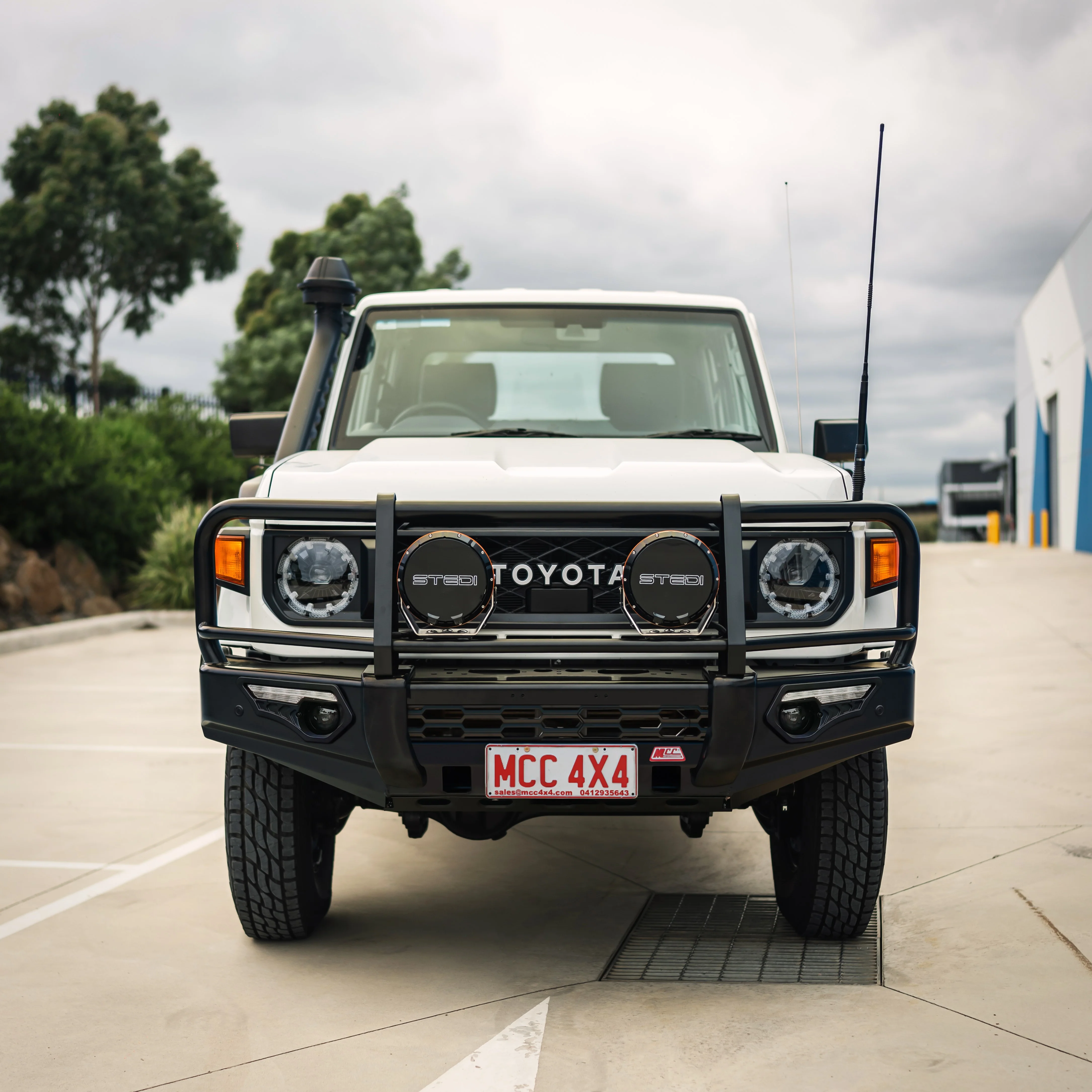 Land Cruiser 79 Series Single Cab 2024-On 808-02 Phoenix Bull Bar Black A Frame Package - SKU MCC-01024-802SC - Image 4