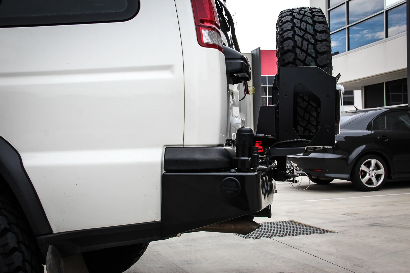 Discovery 1 1989-1998 022-02 Rear Wheel Carrier Single Jerry Can Holder Package - SKU MCC-09001-202PK2 - Image 6
