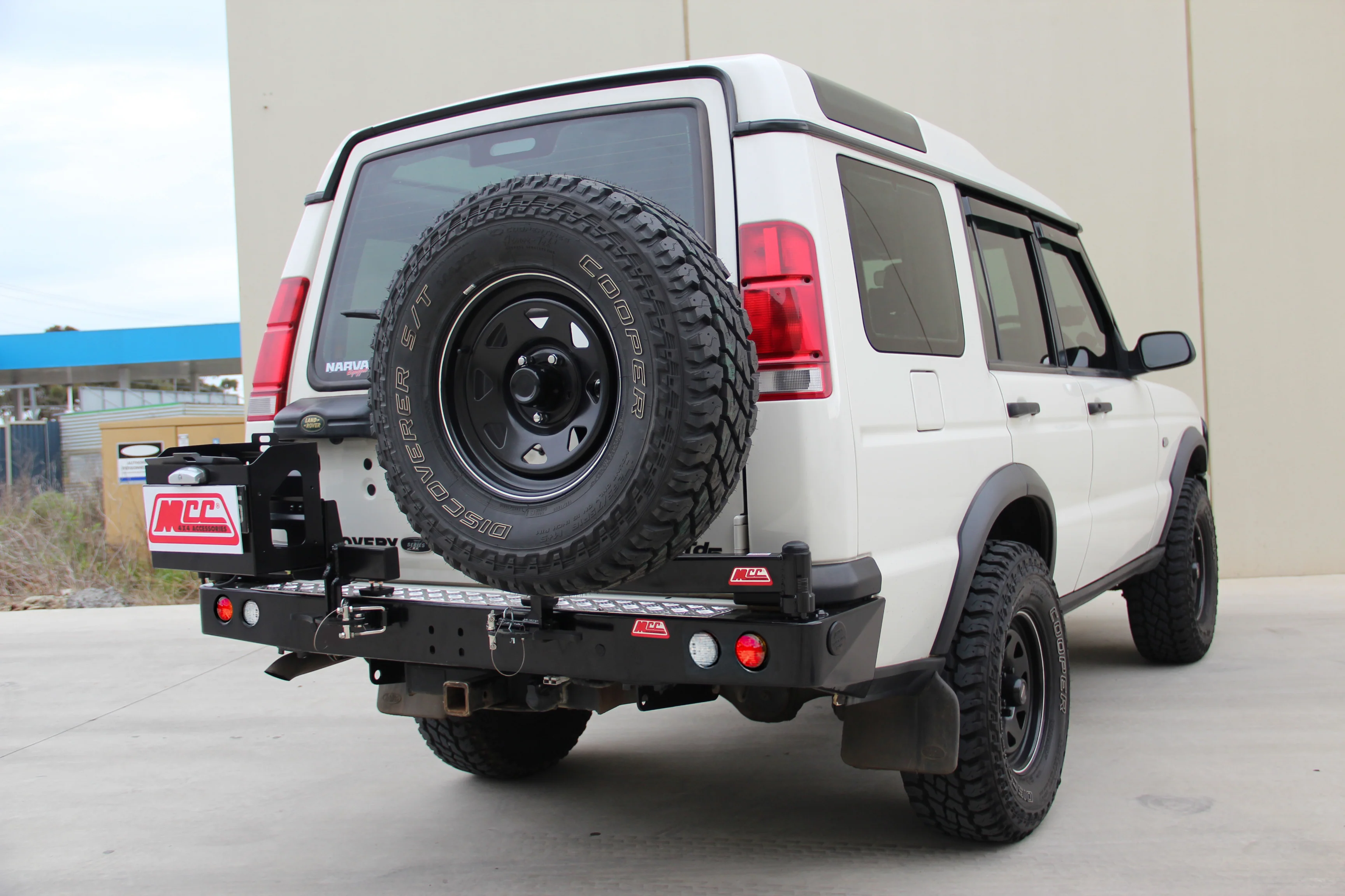 Discovery 2 1999-2004 022-02 Rear Wheel Carrier Single Jerry Can Holder Package - SKU MCC-09002-202PK2 - Image 3