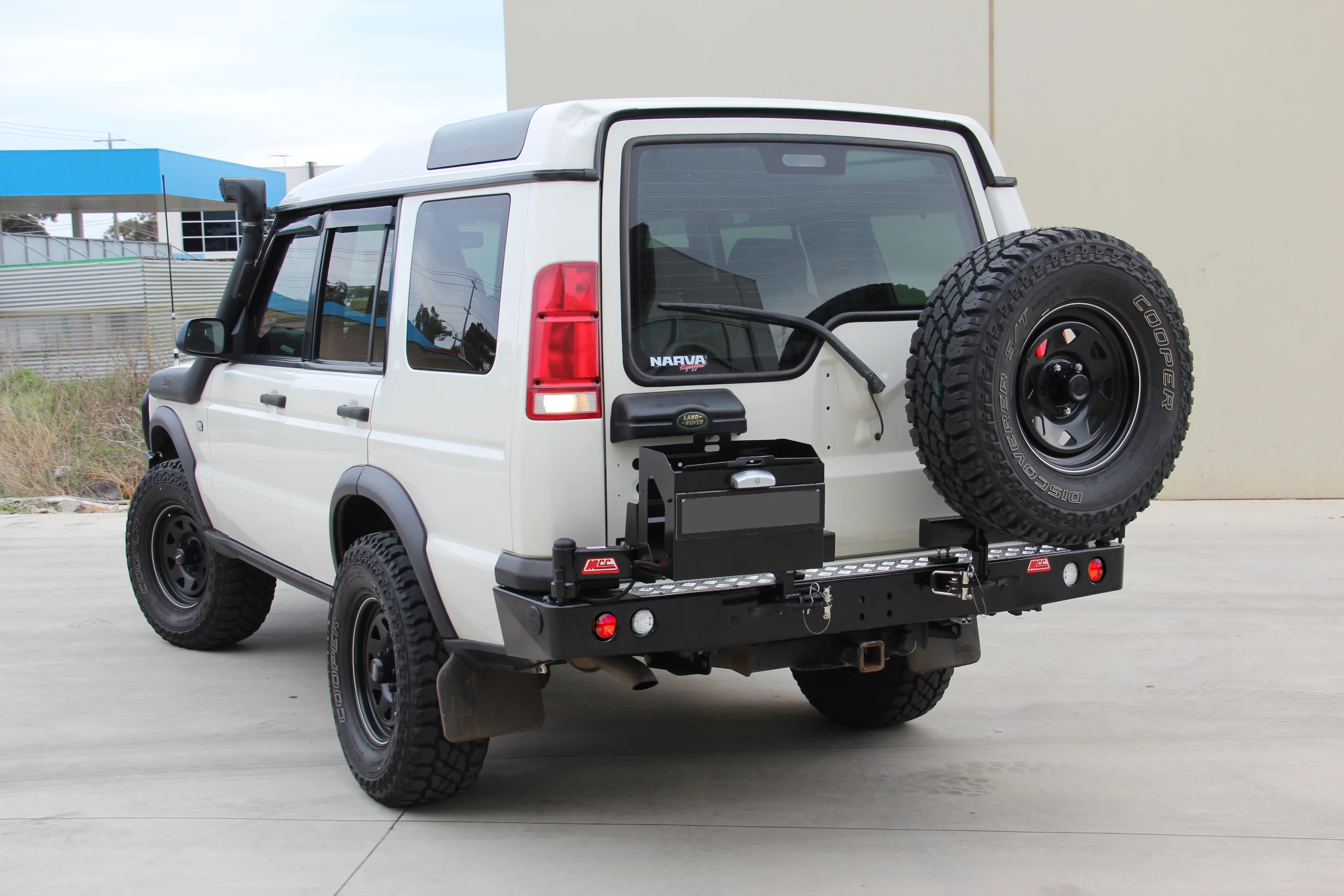 Discovery 2 1999-2004 022-02 Rear Wheel Carrier Single Jerry Can Holder Package - SKU MCC-09002-202PK2 - Image 4