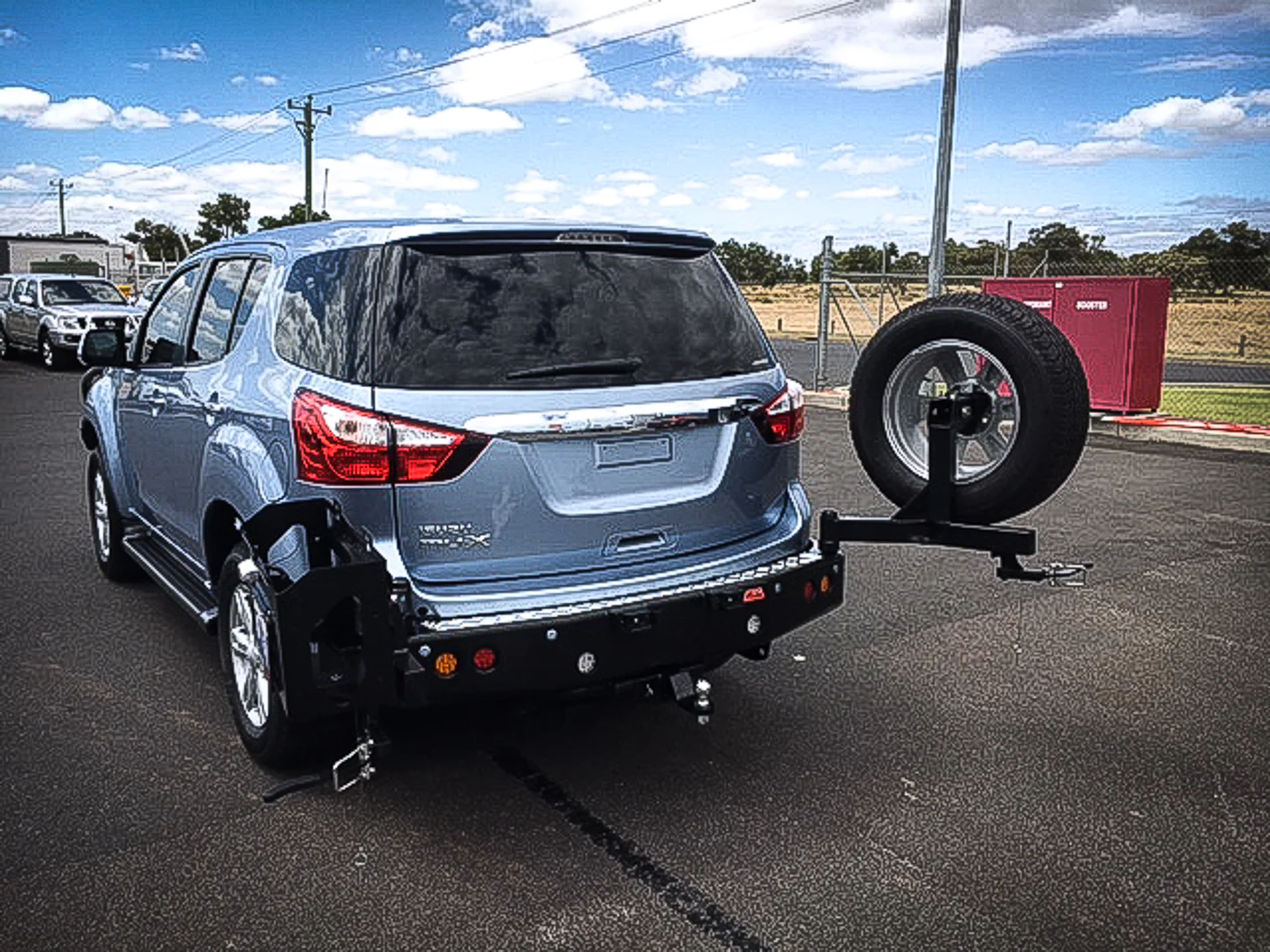 Mux/ Colorado Trail Blazer 2013-2019 022-02 Rear Wheel Carrier Double Jerry Can Holder Package - SKU MCC-08003-202PK3 - Image 4