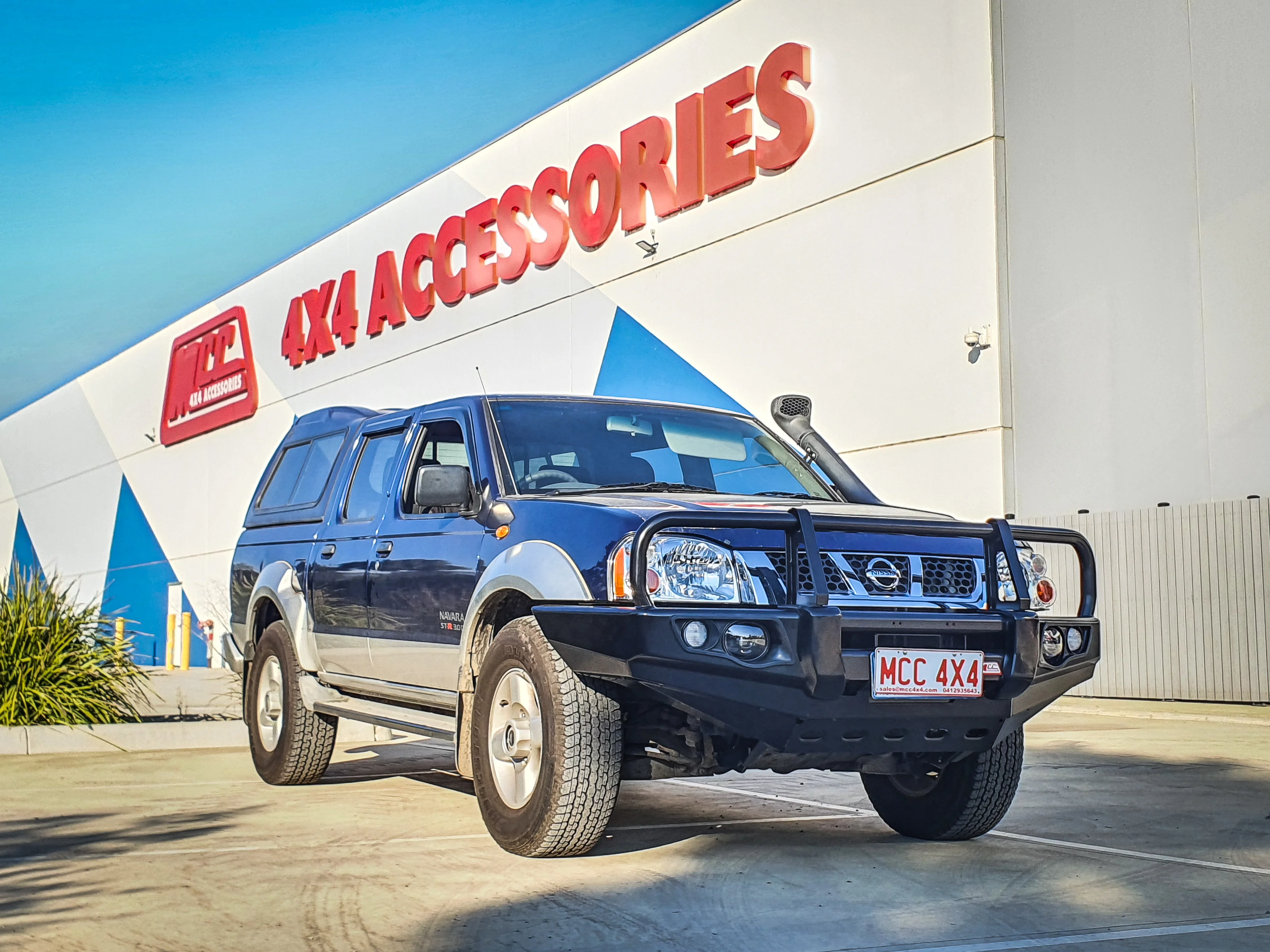Navara D22 1997-2015 707-02 Falcon Bull Bar Black A-Frame Package (LED Foglight) - SKU MCC-03008-702FOGUP - Image 5