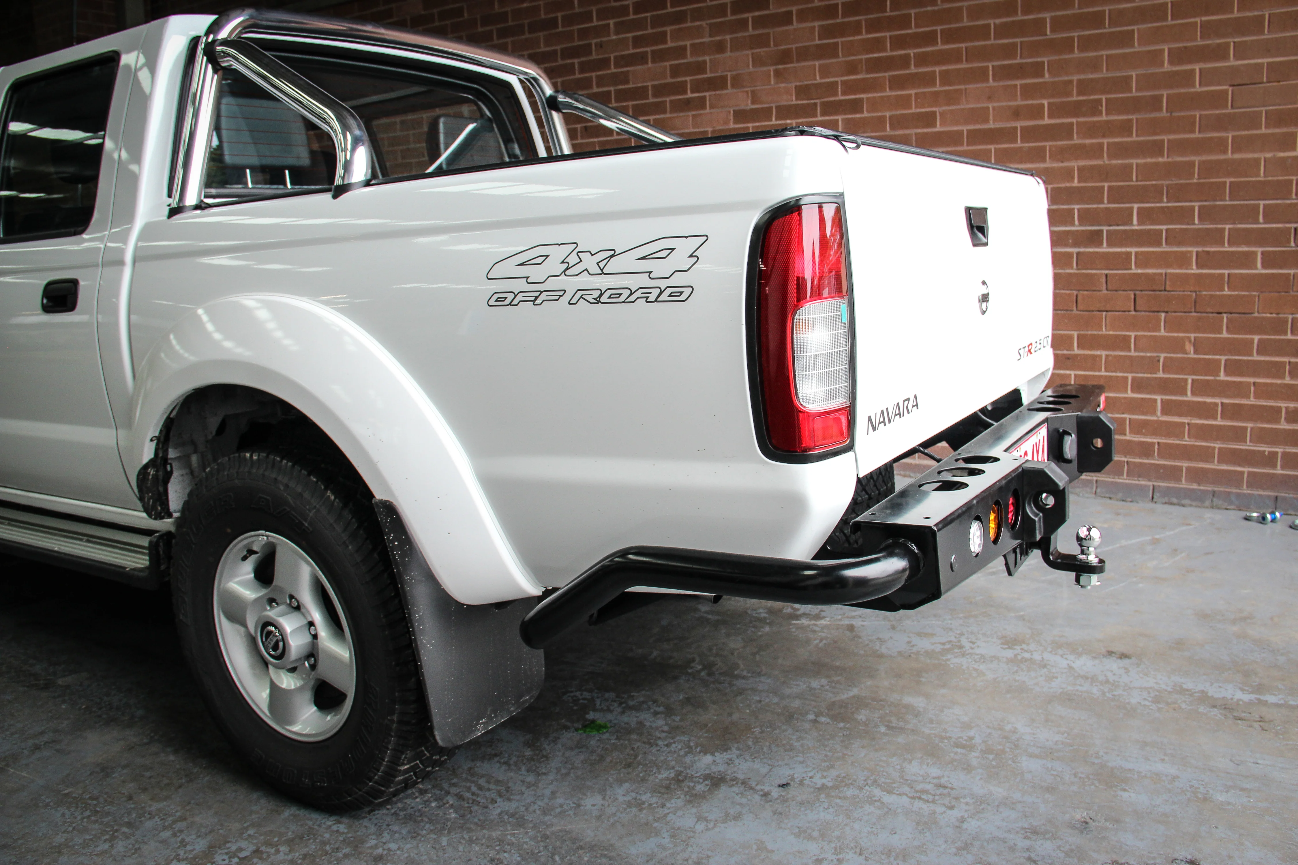 Navara D22 1997-2015 022-03 Jack Rear Bar with Light Kit Package - SKU MCC-03008-203L - Image 3