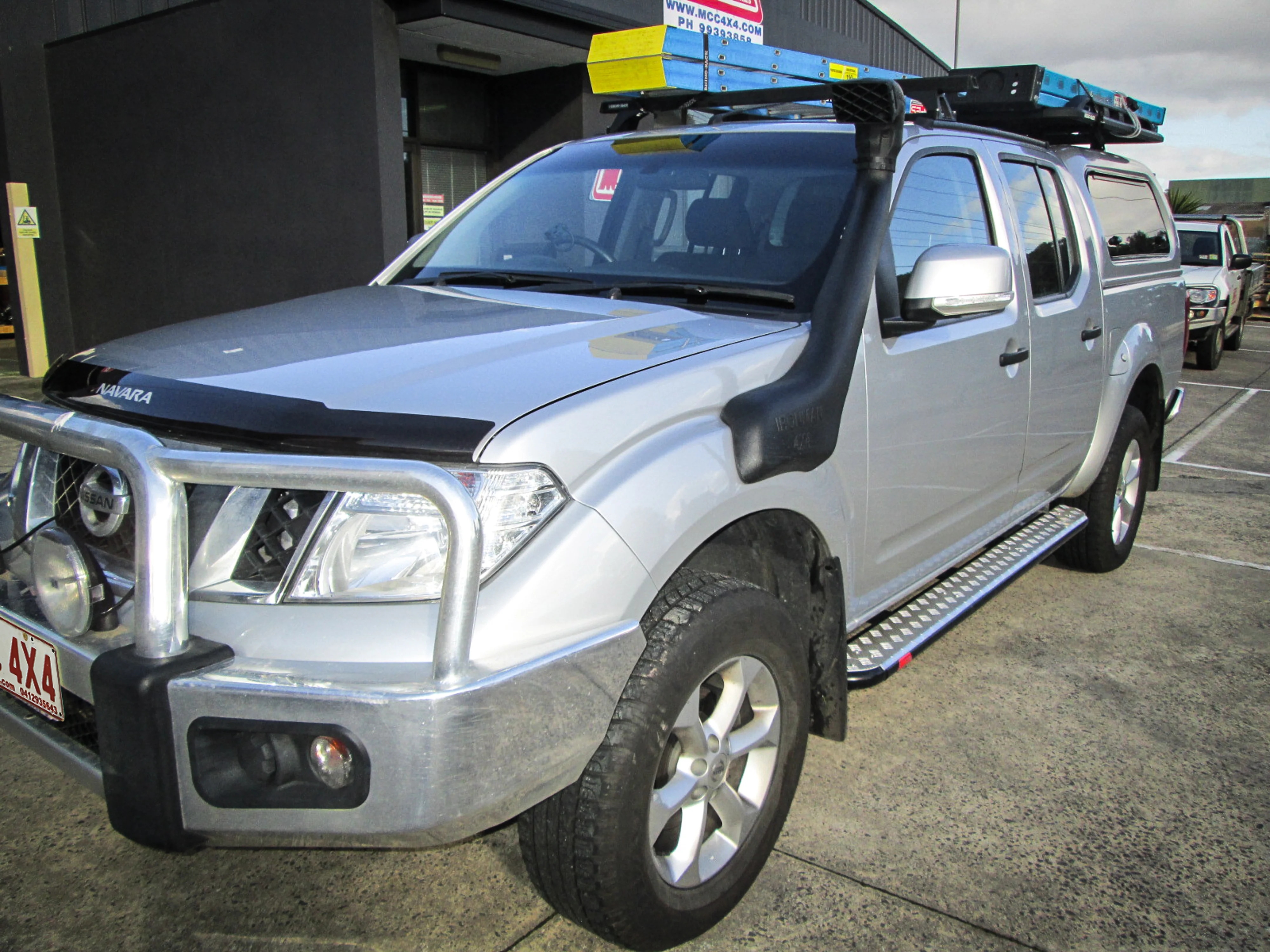 Navara D40 309SBK Side Step Package (Sand Black) - SKU MCC-03006-309SBS - Image 2