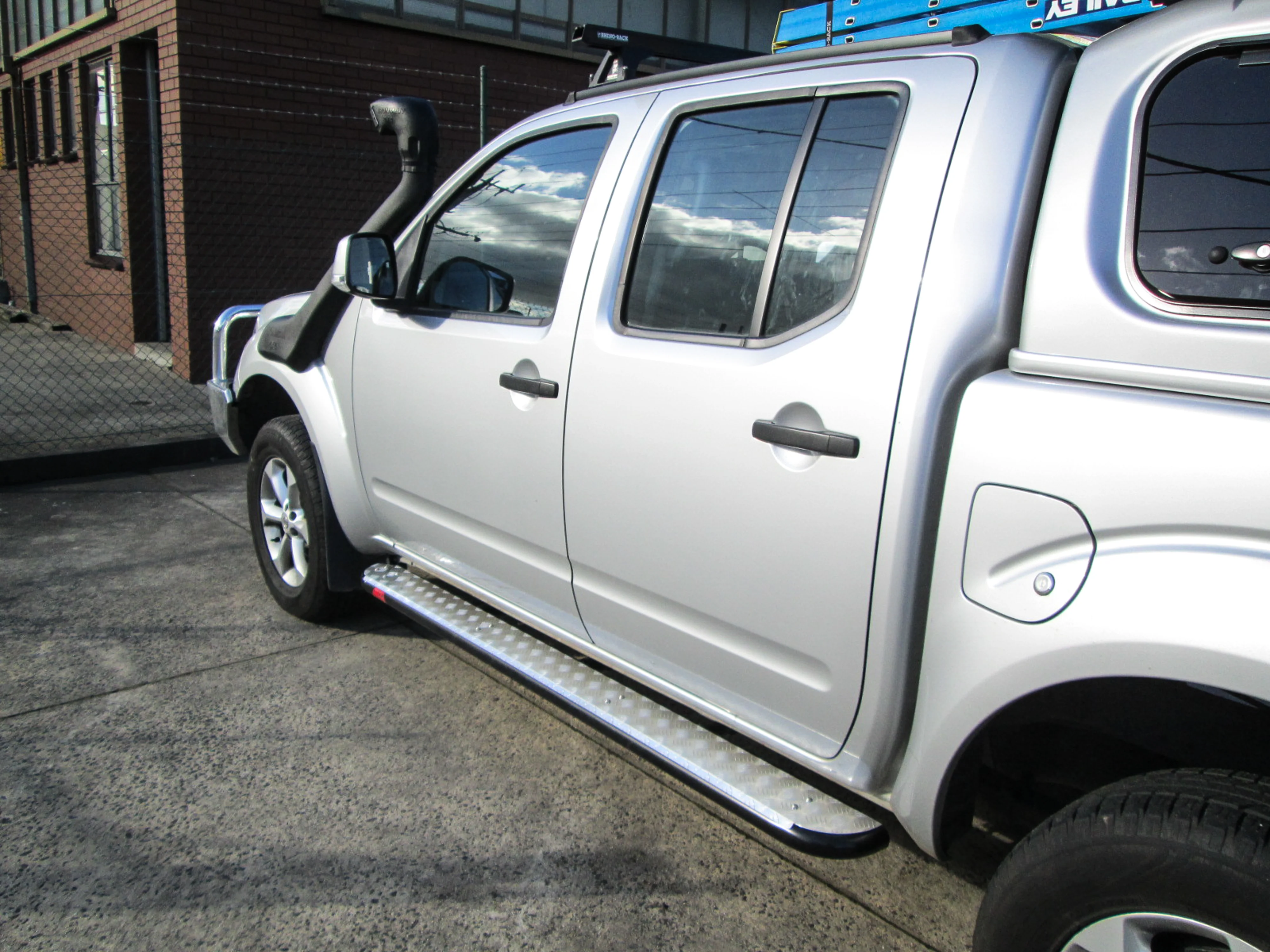 Navara D40 309SBK Side Step Package (Sand Black) - SKU MCC-03006-309SBS - Image 5