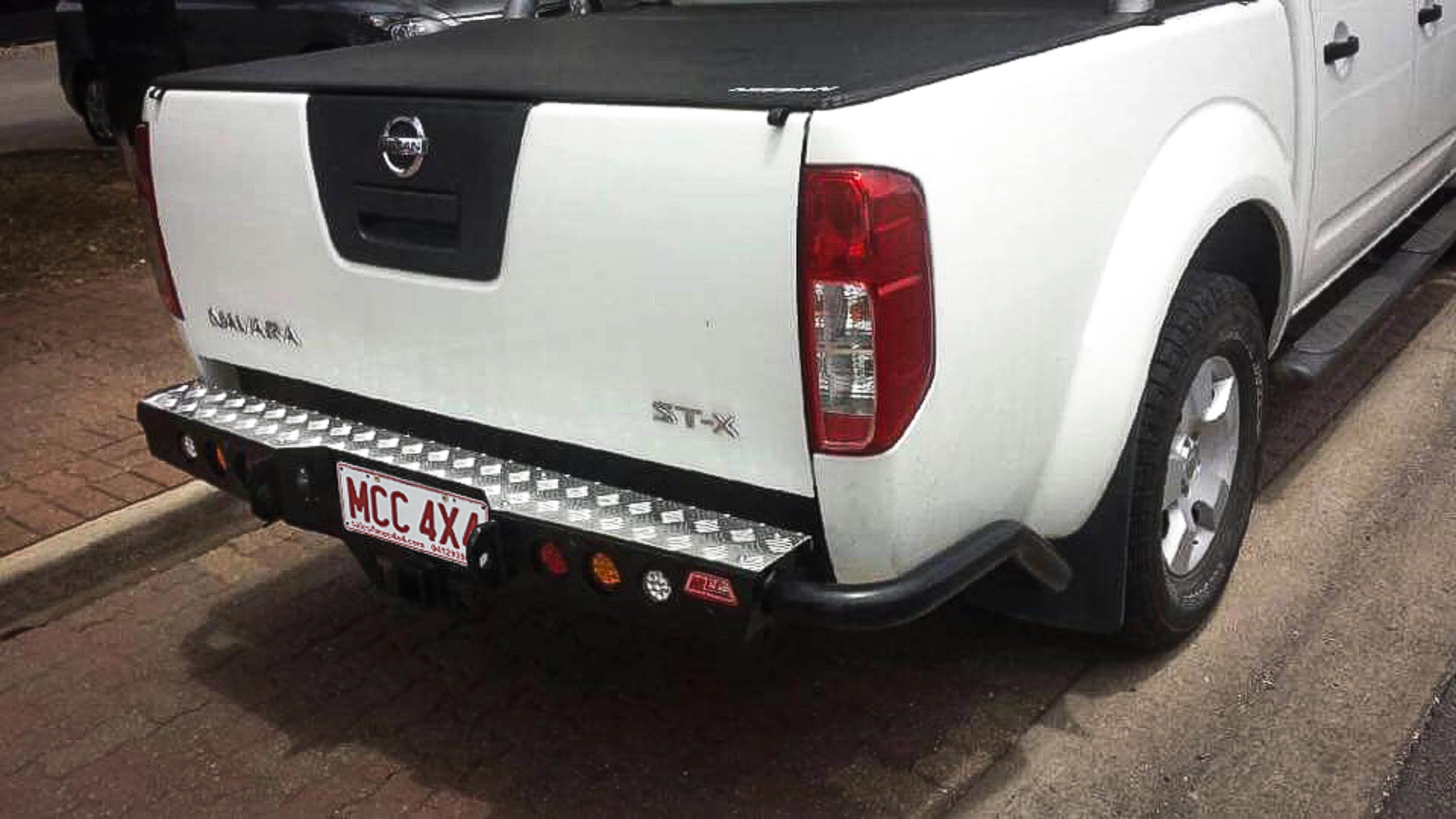 Navara D40 2005-2015 022-03 Jack Rear Bar with Light kit and Chrome Step Plate Package - SKU MCC-03006-203SPL - Image 3