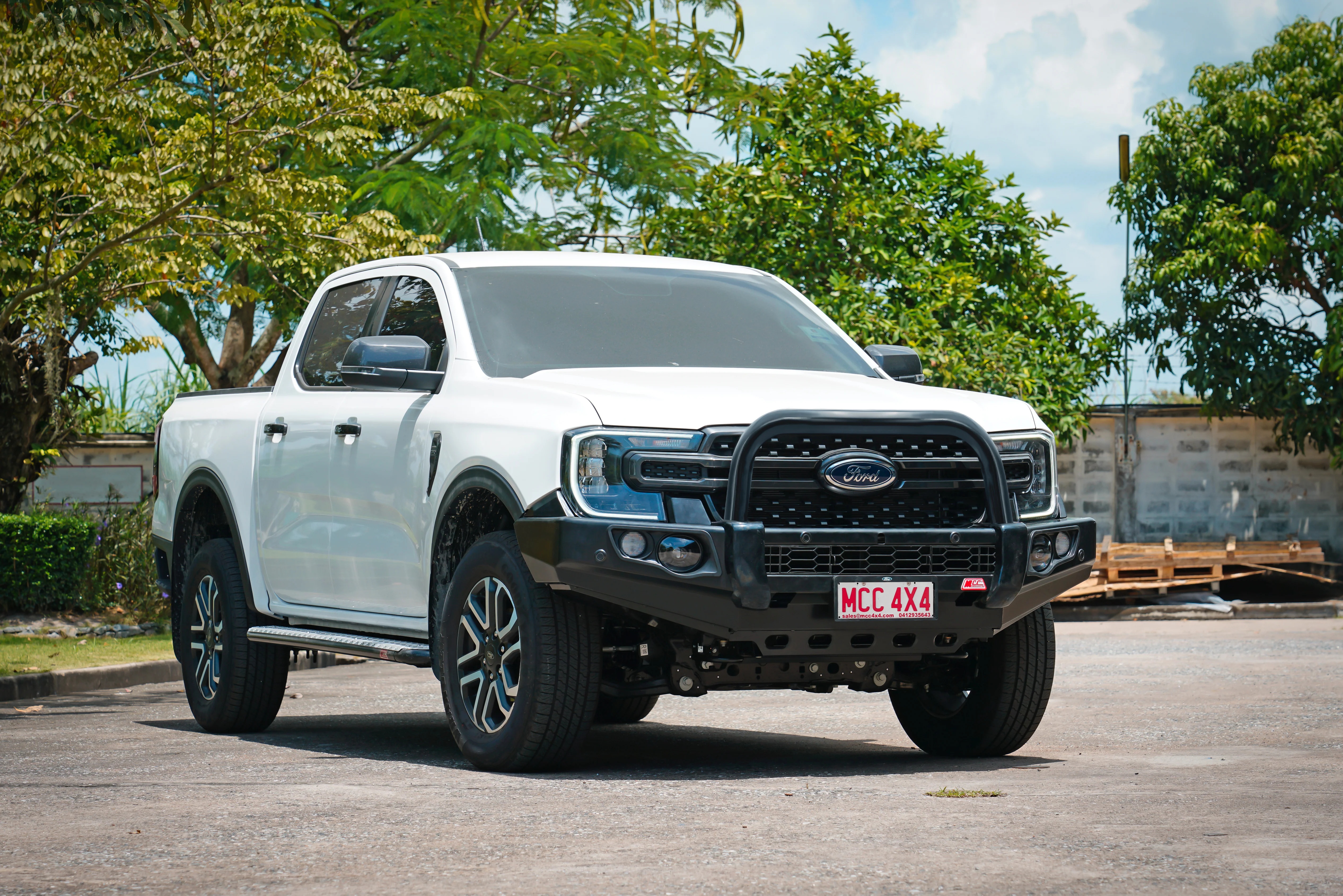 Next-Gen Ranger/Everest 2022-On - 707-01 Falcon Bull Bar Single Black Loop Package (LED Foglight) - SKU MCC-05010-701SBLFOG - Image 2