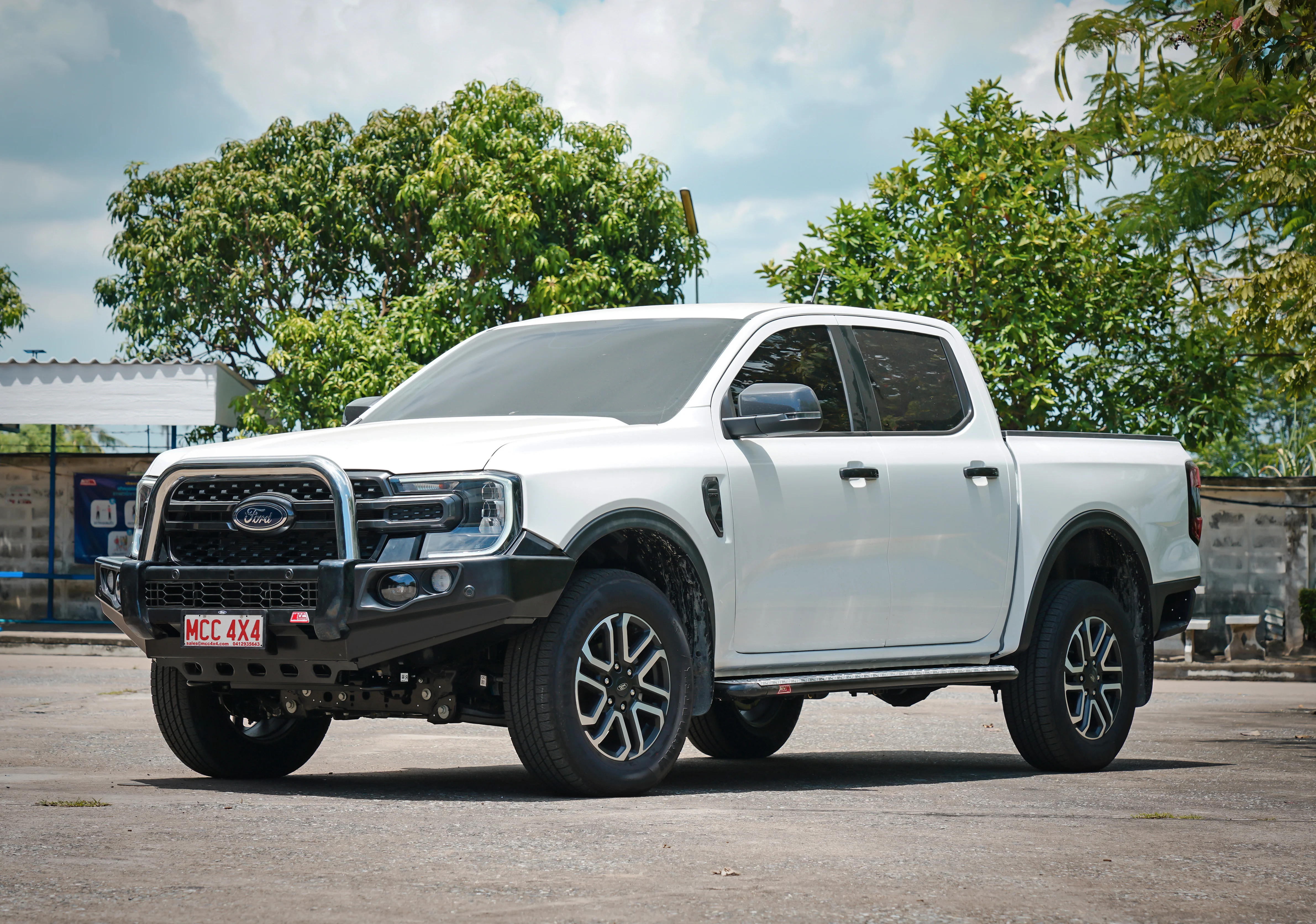 Next-Gen Ranger/Everest 2022-On - 707-01 Falcon Bull Bar Single Stainless Loop Package (LED Foglight) - SKU MCC-05010-701SSLFOG - Image 6