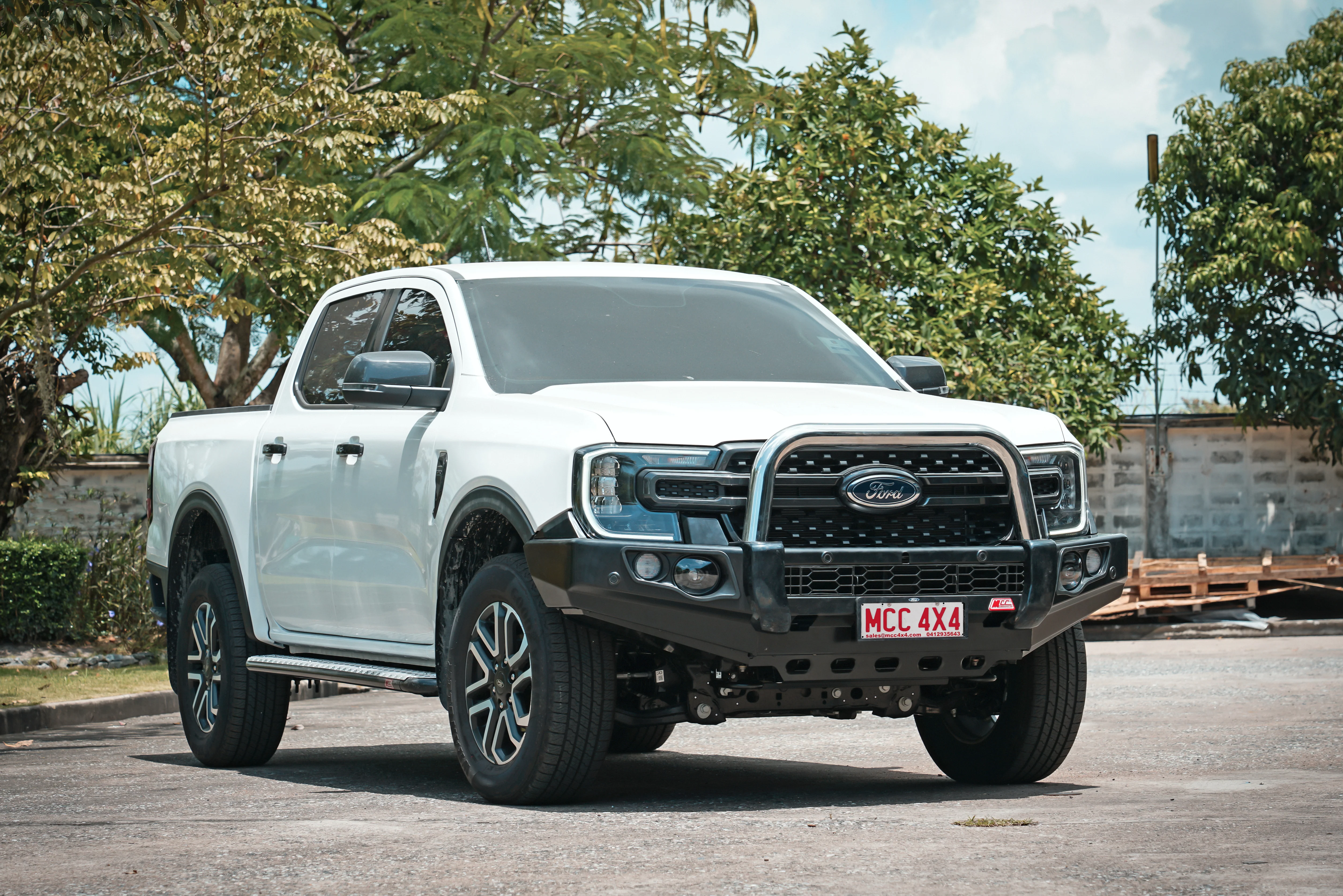 Next-Gen Ranger/Everest 2022-On - 707-01 Falcon Bull Bar Single Stainless Loop Package (No Foglight) - SKU MCC-05010-701SSL - Image 2
