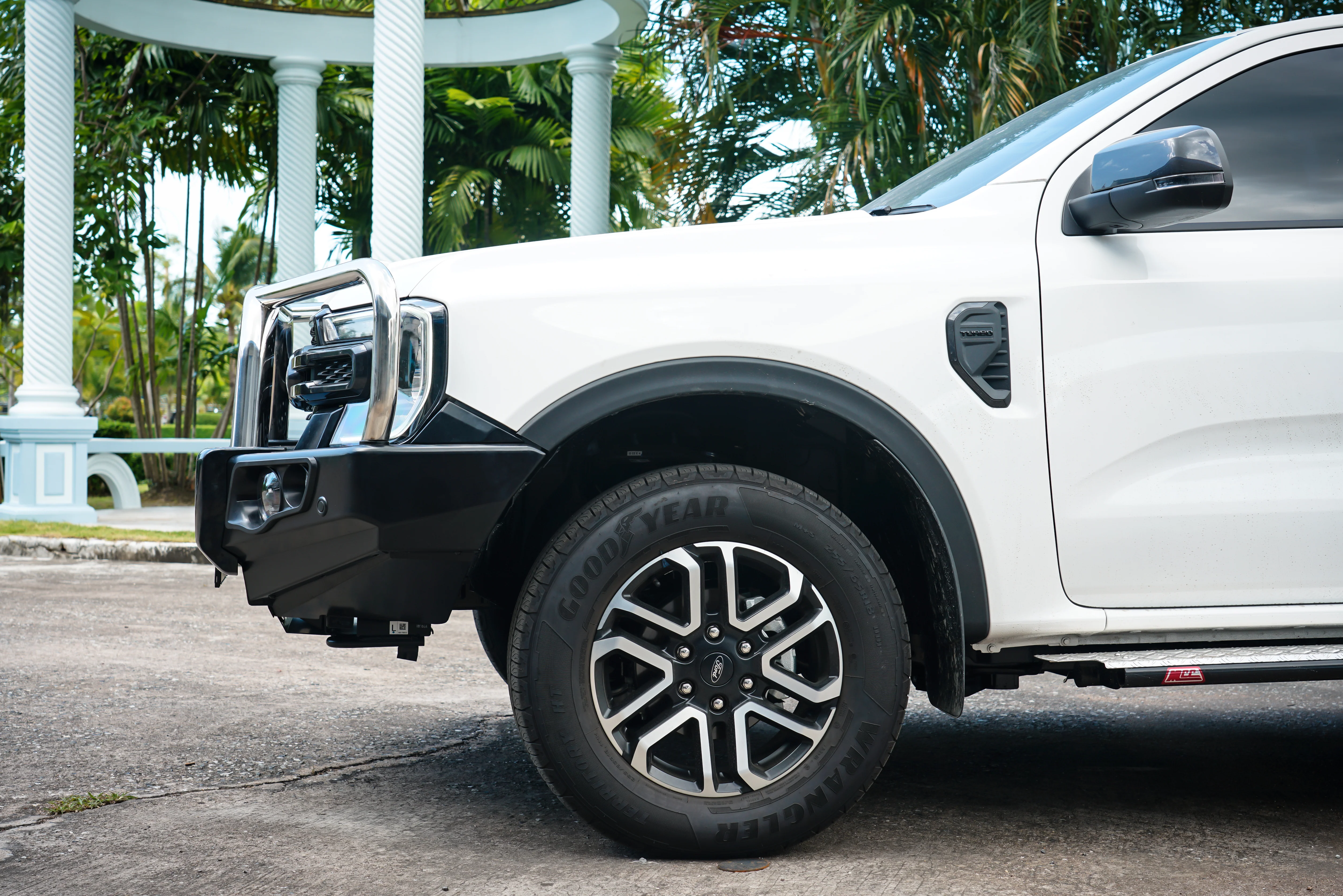Next-Gen Ranger/Everest 2022-On - 707-01 Falcon Bull Bar Triple Stainless Loops Package (LED Foglight) - SKU MCC-05010-701FOGUP - Image 5