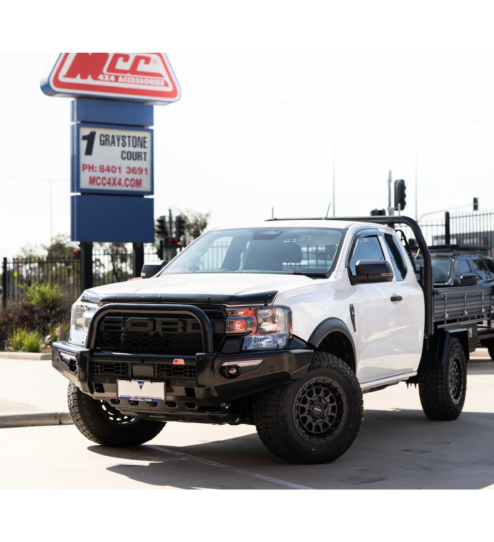 Next-Gen Ranger/Everest 2022-On - 808-01 Phoenix Bull Bar Single Black Loop Package - SKU MCC-05010-801SBL - Image 4