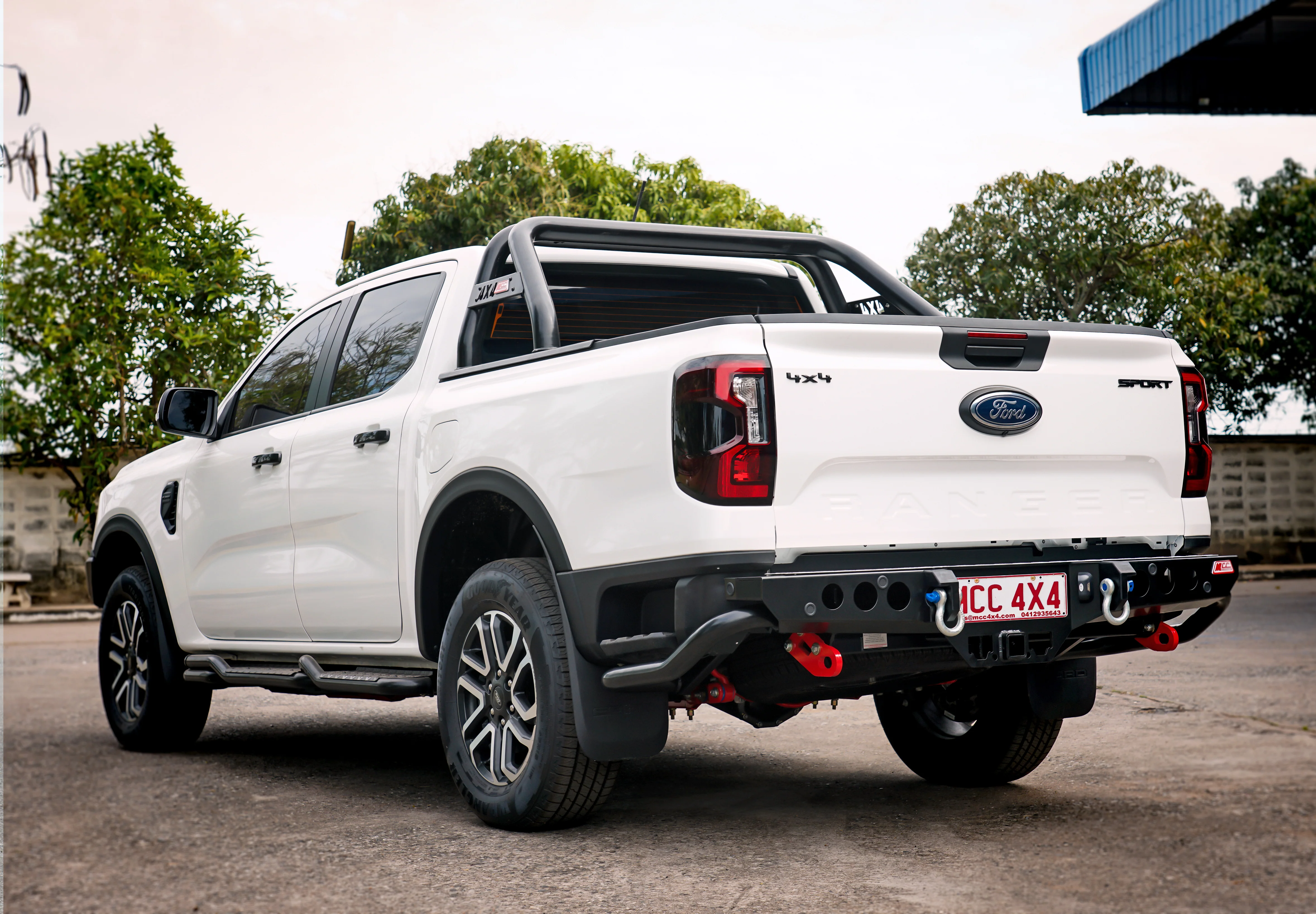 Next-Gen Ranger Raptor 2022-On - 022-03 Jack Rear Bar with Chrome Step Plate Package - SKU MCC-05011-203SP - Image 2