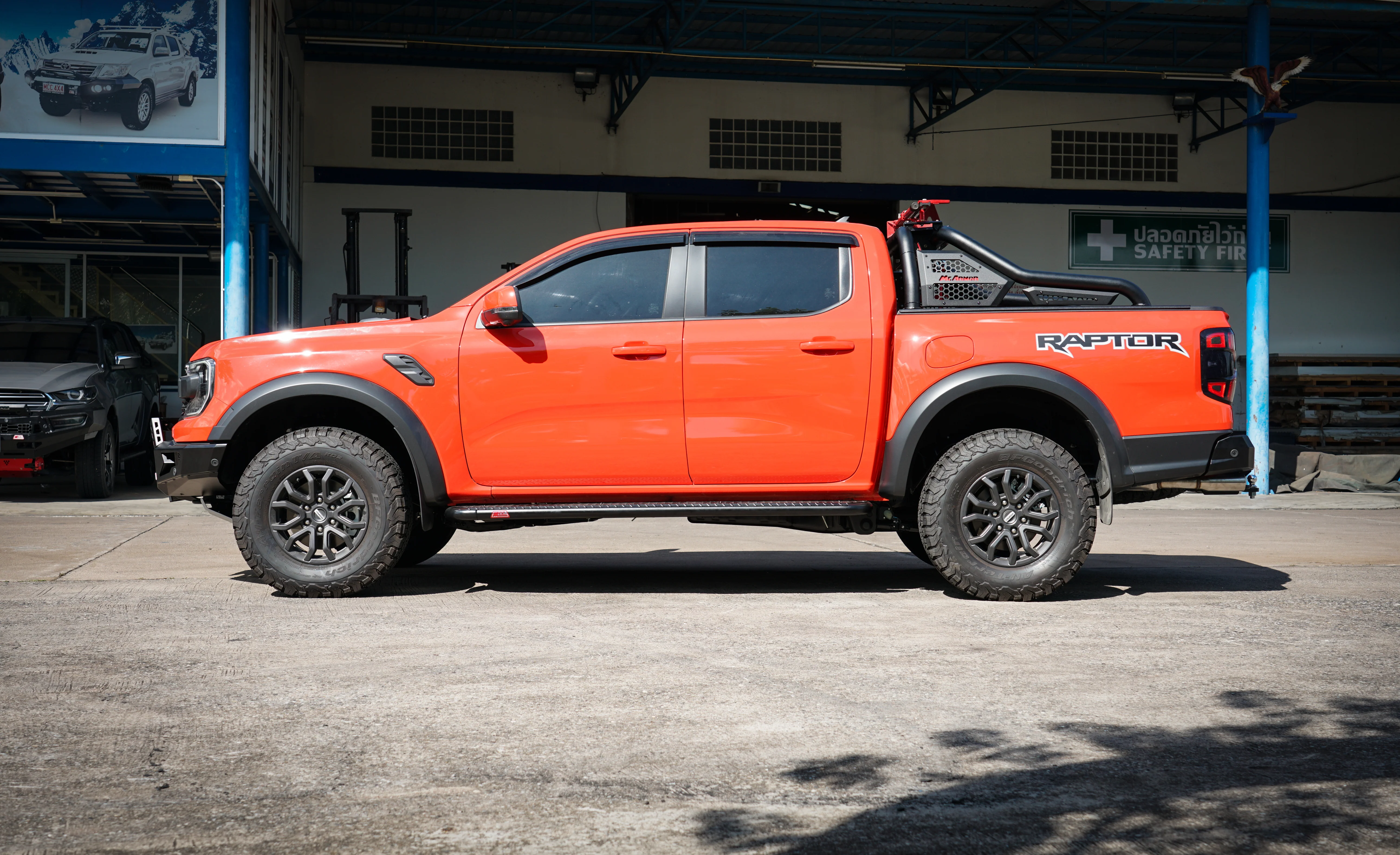 Next-Gen Ranger Raptor 2022-On - 309BS Side Step Package (All Sand Black) - MCC-05011-309SBS - Image 4