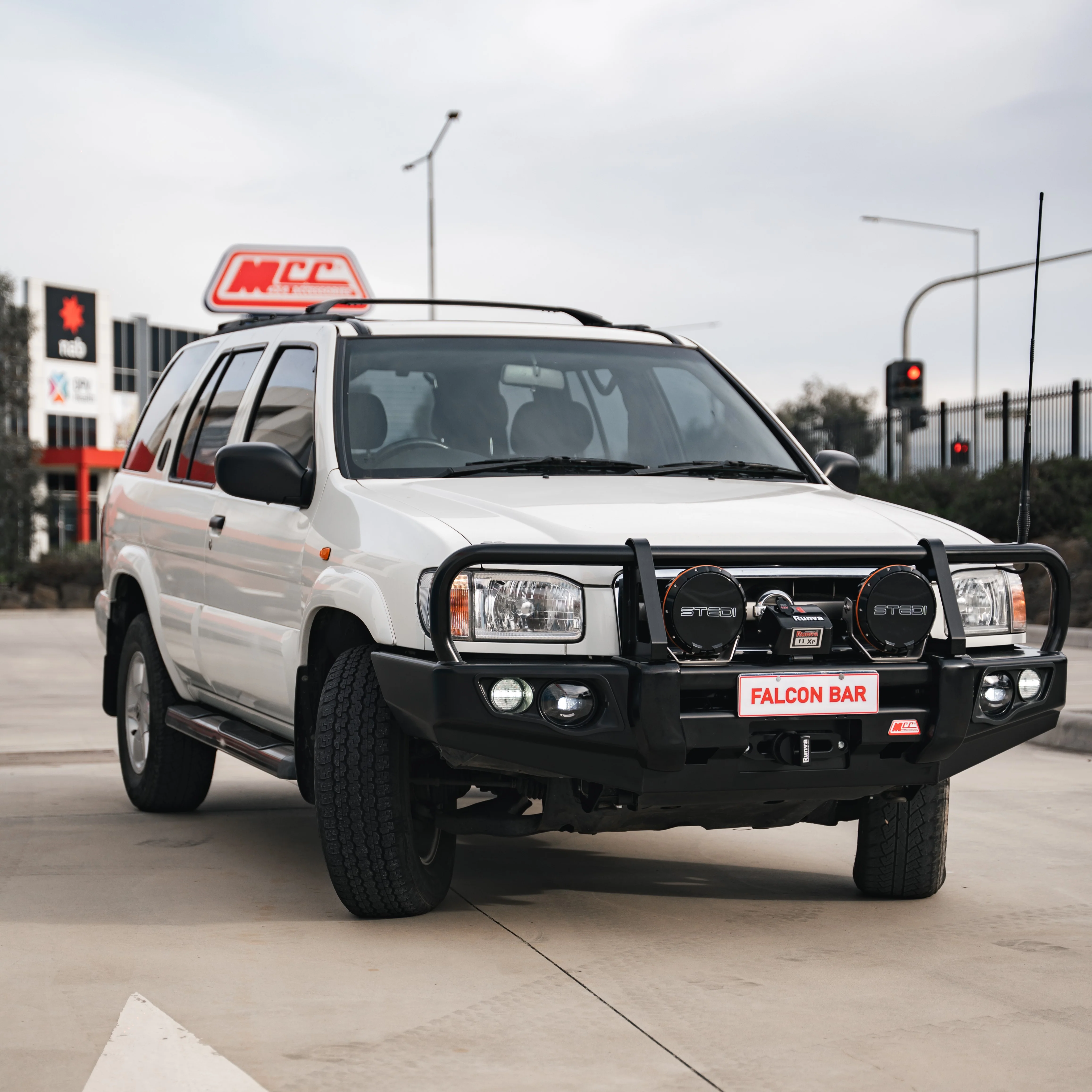 Pathfinder R50 1996-2004 707-02 Falcon Bull Bar Black A-Frame Package (LED Foglight) - SKU MCC-03009-702FOG - Image 2