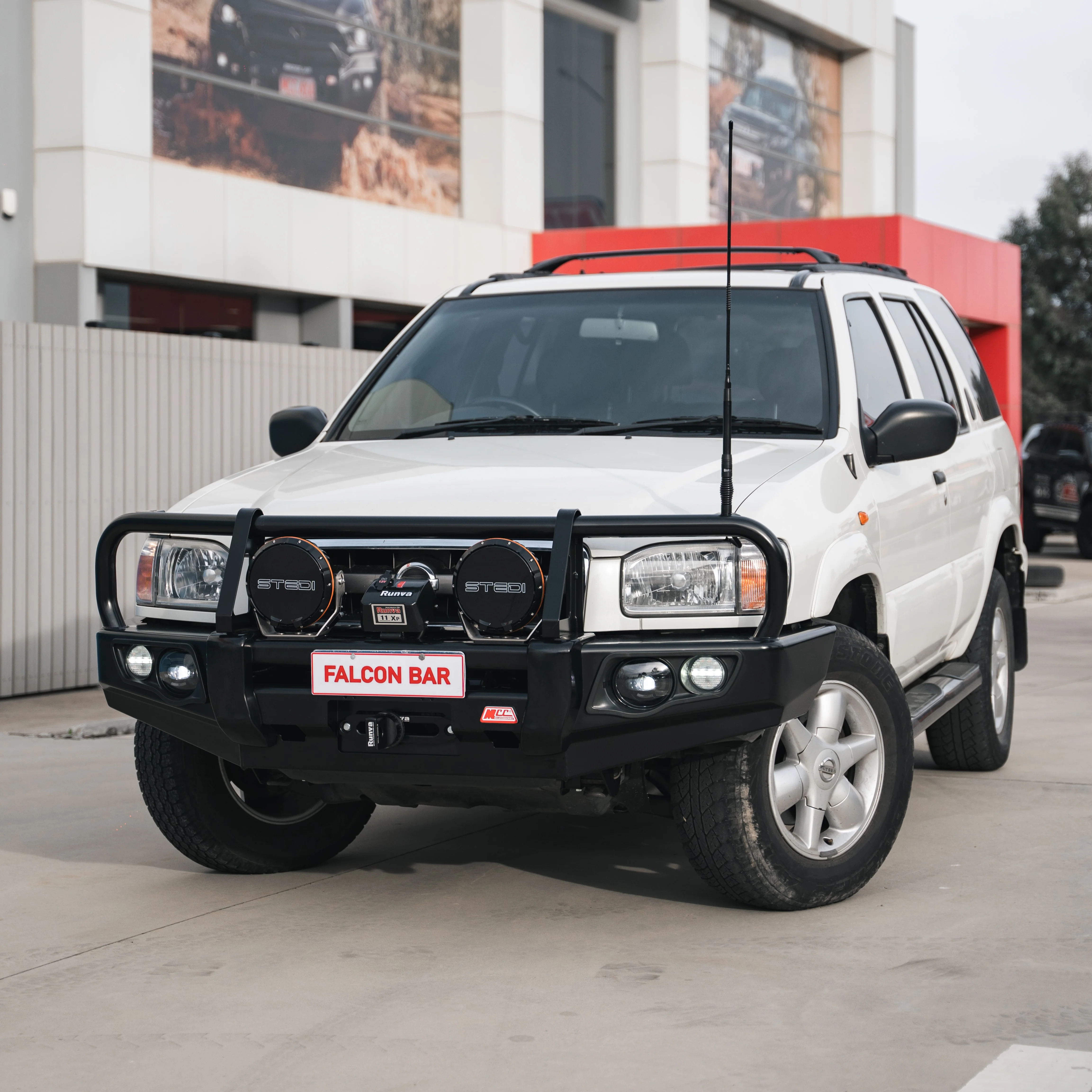 Pathfinder R50 1996-2004 707-02 Falcon Bull Bar Black A-Frame Package (LED Foglight) - SKU MCC-03009-702FOG - Image 4