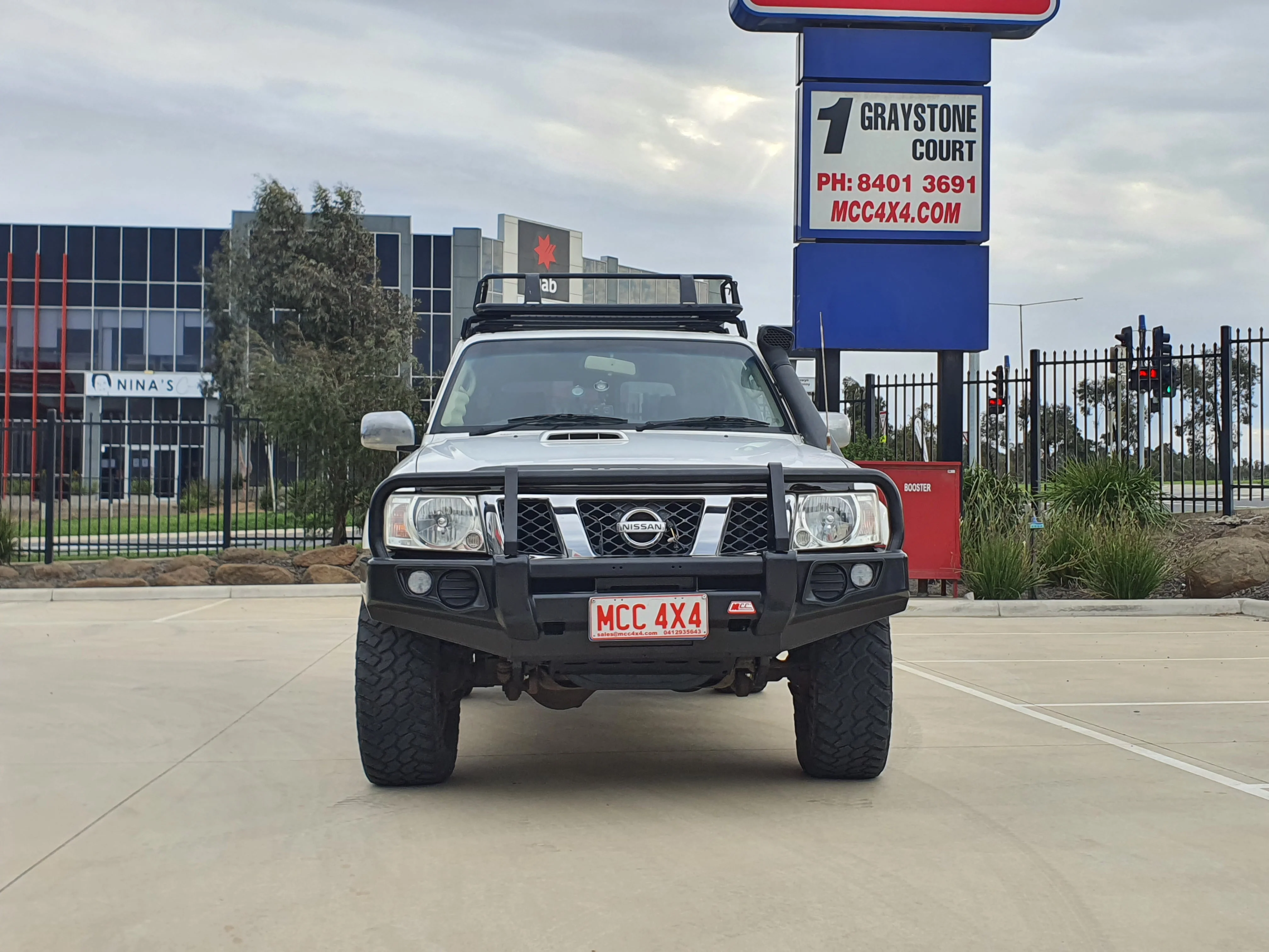 Patrol Y61 2005-2016 707-02 Falcon Bull Bar Black A-Frame Package (No Foglight) - SKU MCC-03004-702UP - Image 3
