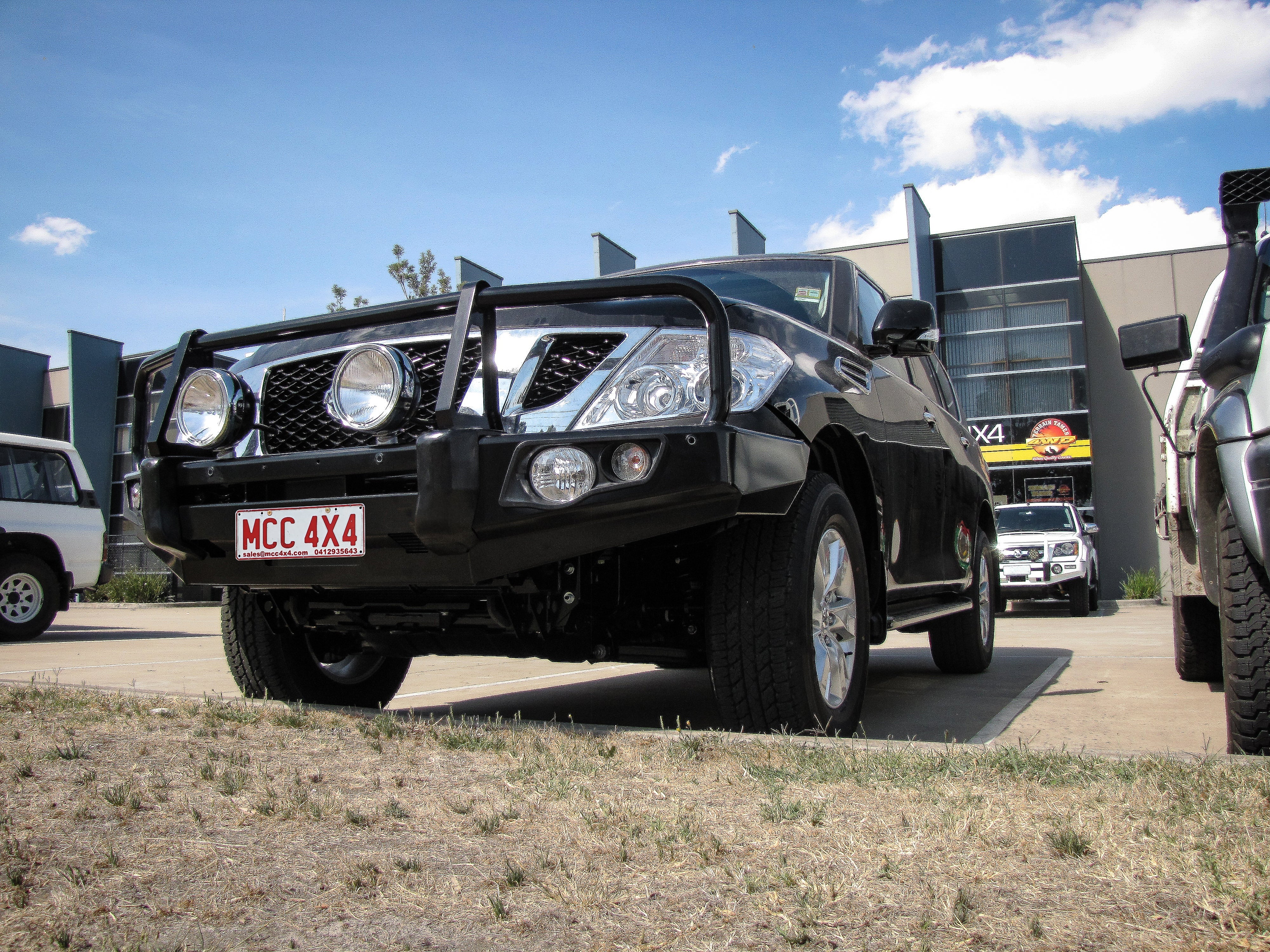 Patrol Y62 Series 1-4 2012-2018 707-02 Falcon Bull Bar Black A-Frame Package (LED Foglight) - SKU MCC-03005-702FOGUP - Image 4