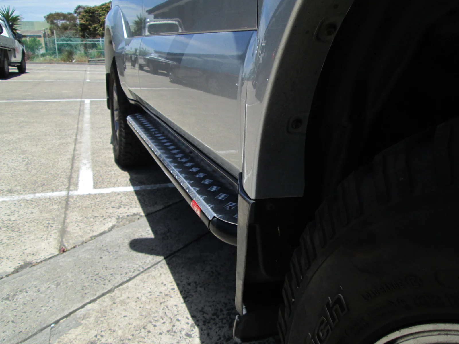 Prado 120 2002-2009 309BS Side Step Package (Chrome Step Plate) - SKU MCC-01010-309BS - Image 3